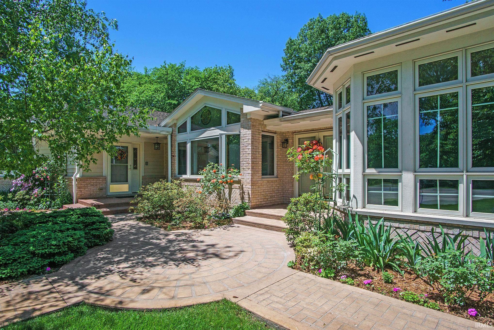 1739 Riverside
