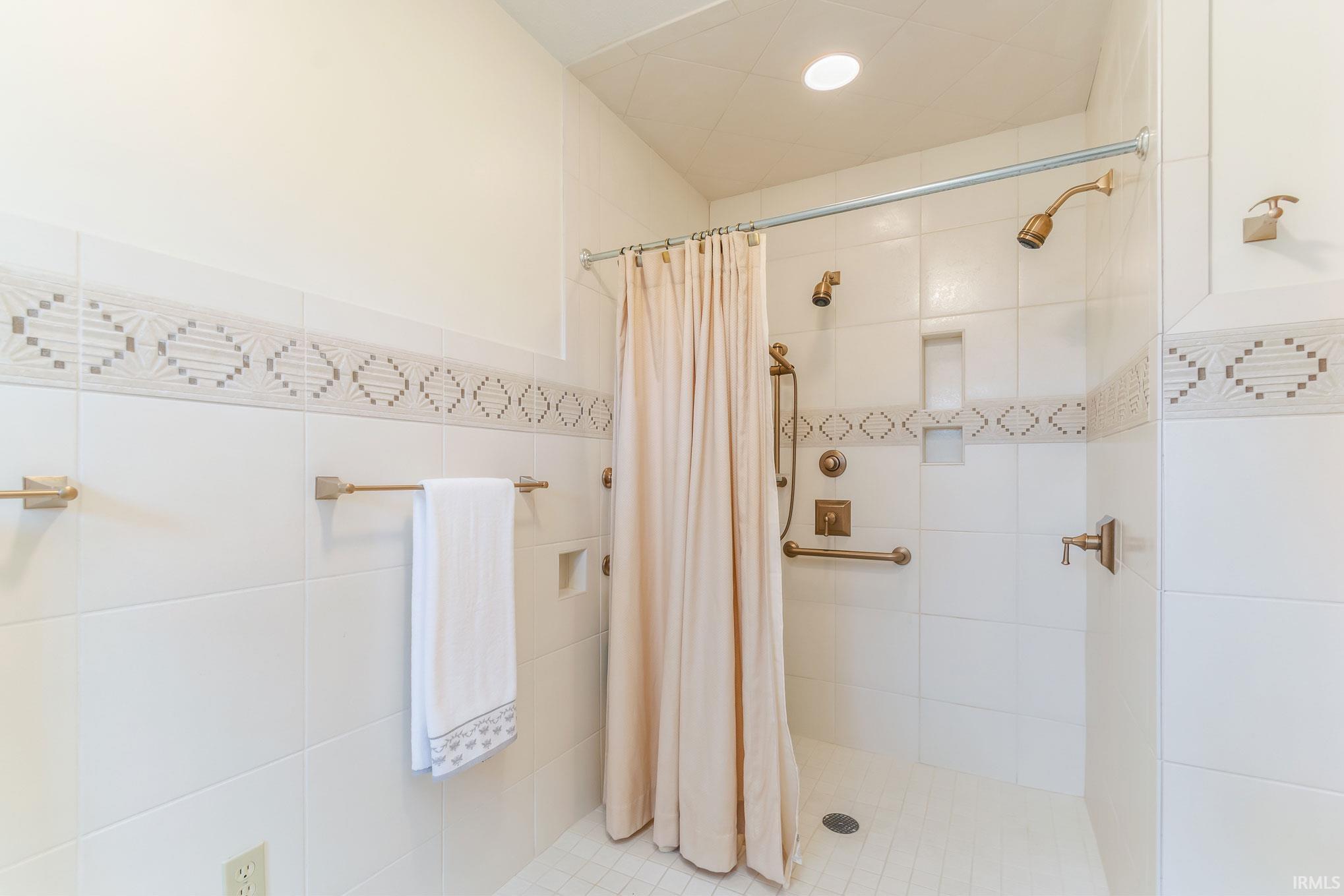 1739 Riverside