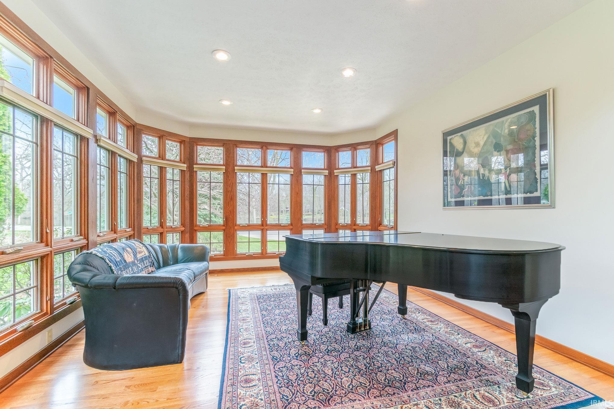 1739 Riverside