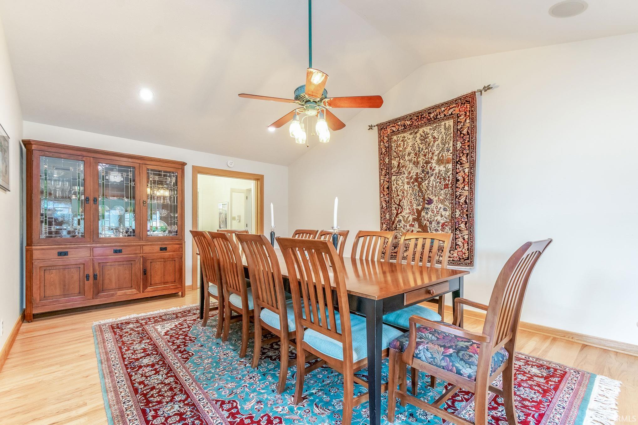 1739 Riverside