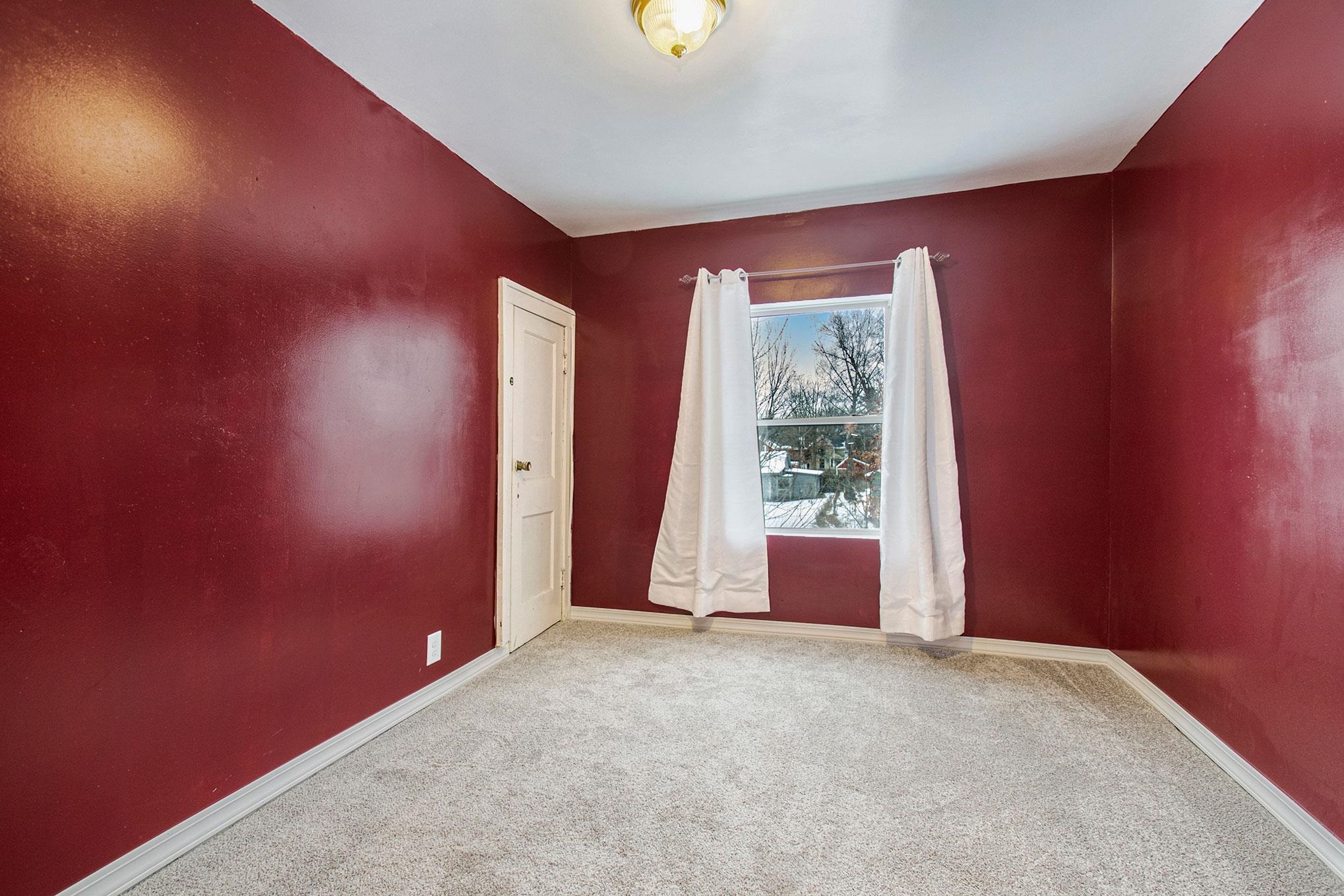 739 Leland