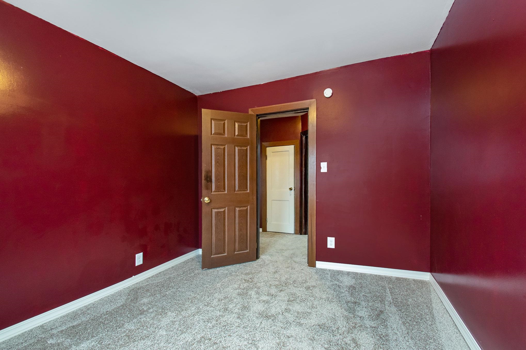 739 Leland