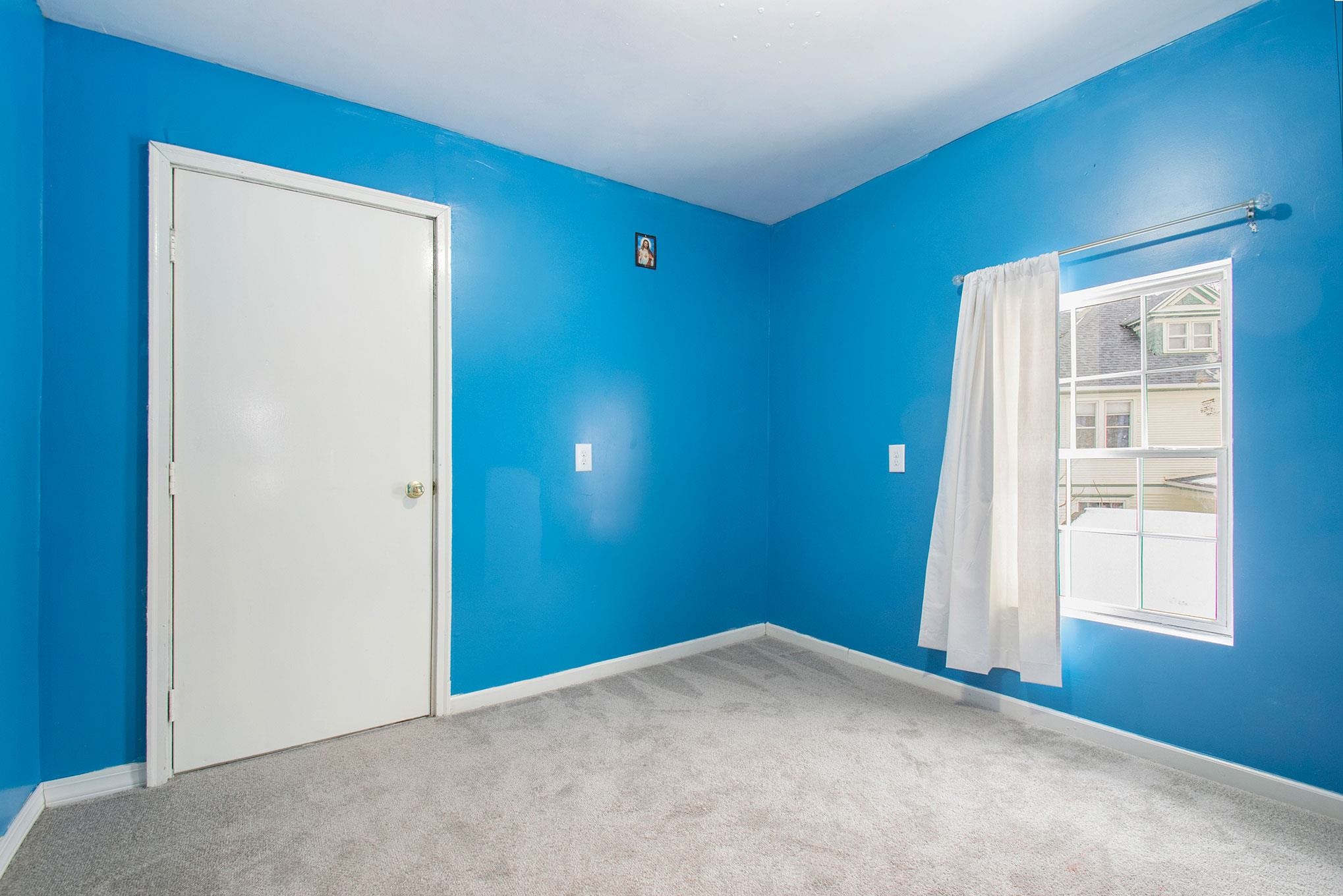 739 Leland