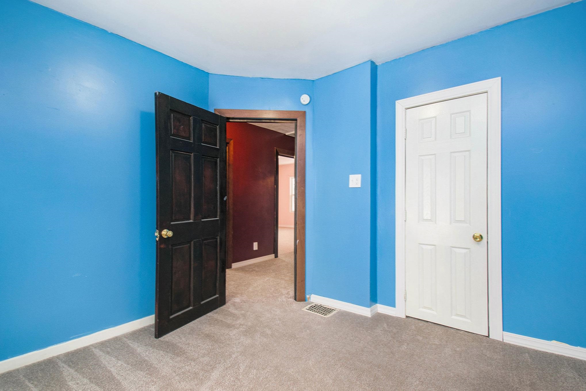 739 Leland
