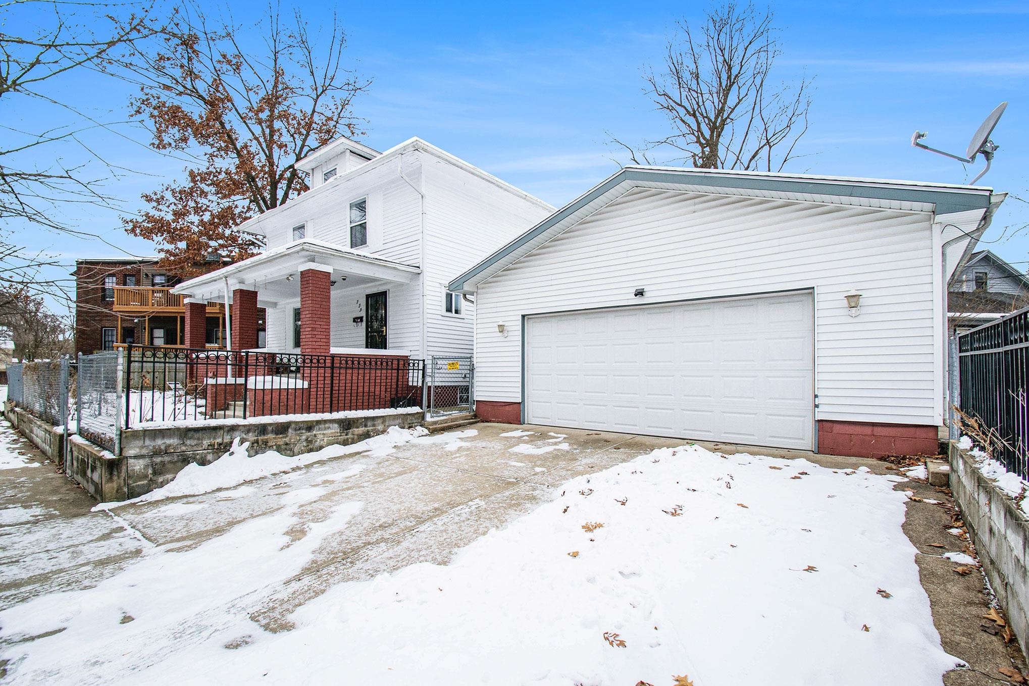 739 Leland