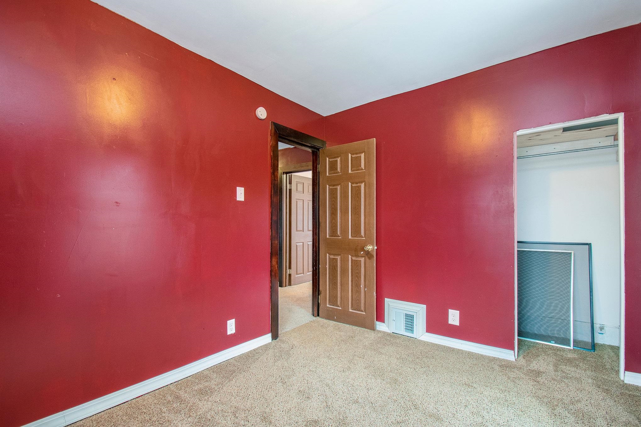 739 Leland