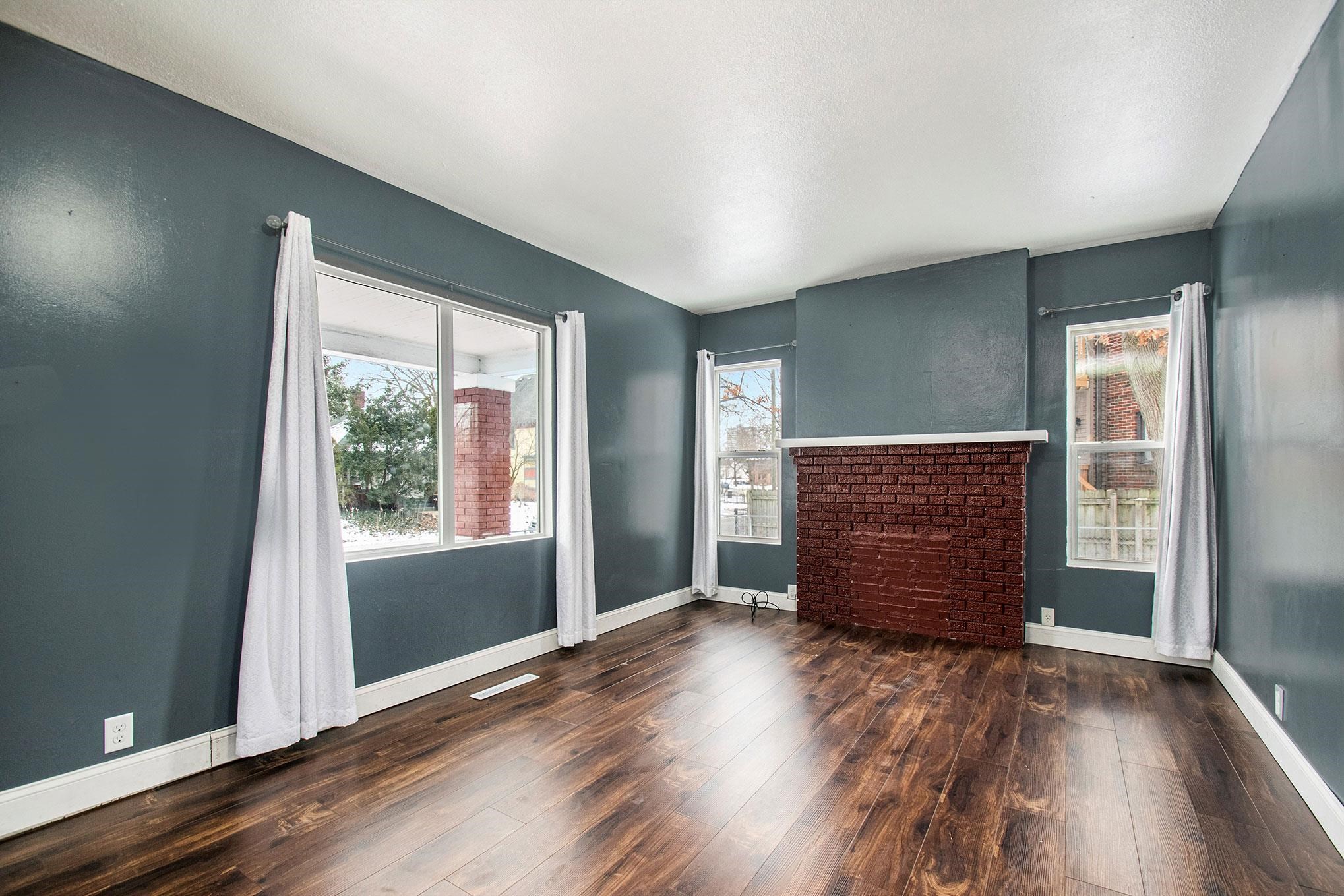 739 Leland