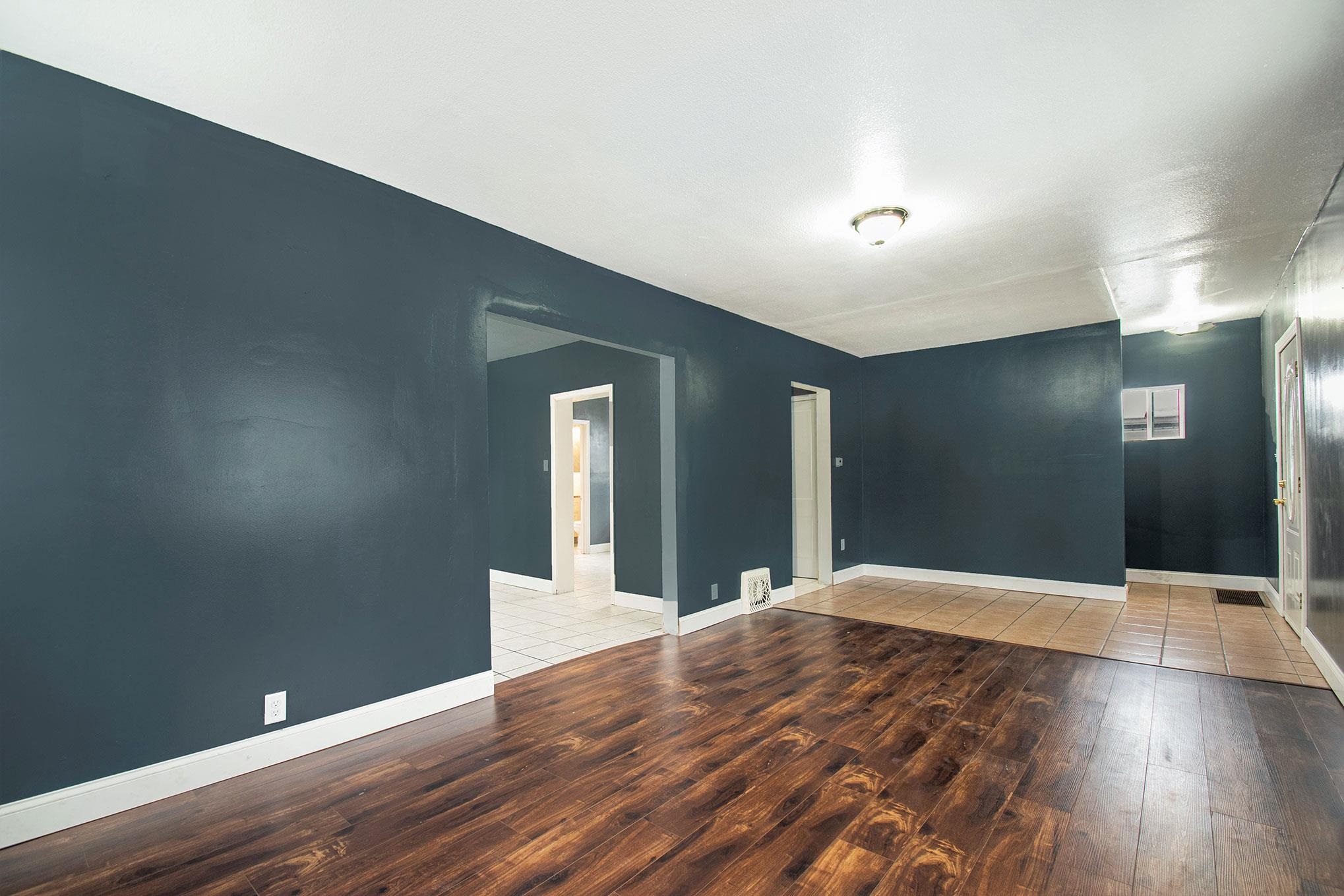 739 Leland