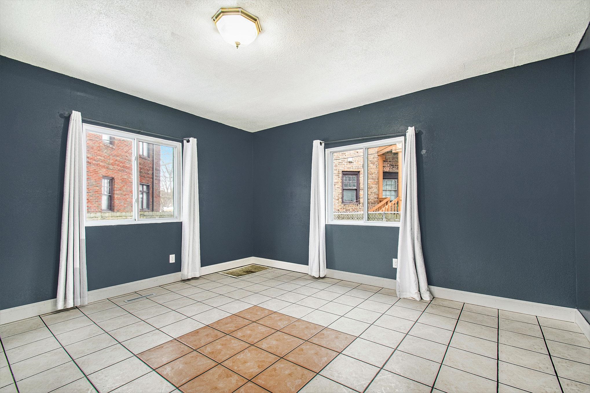 739 Leland