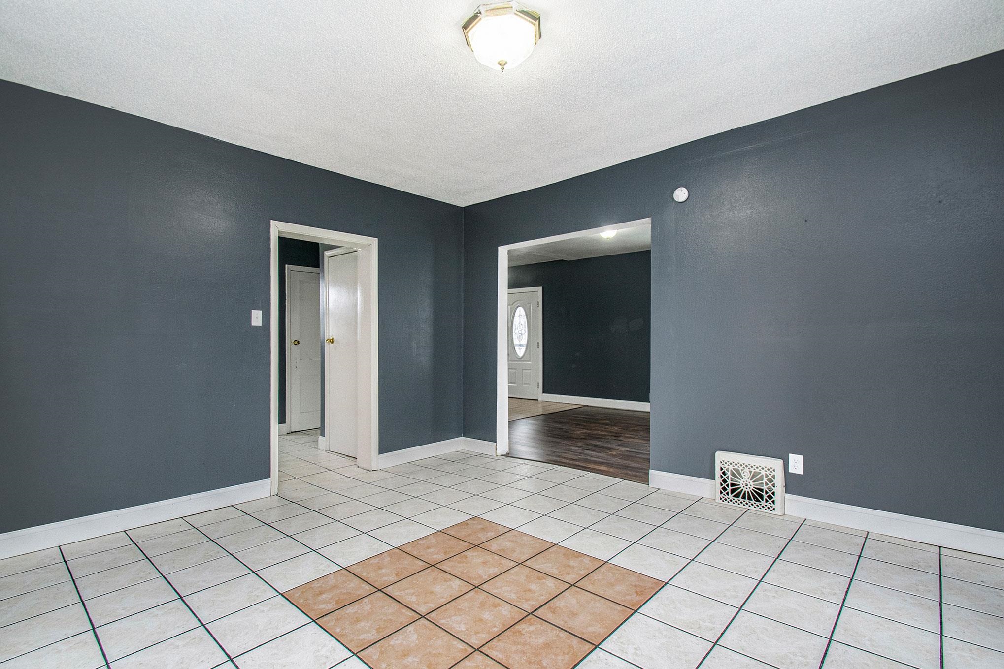 739 Leland