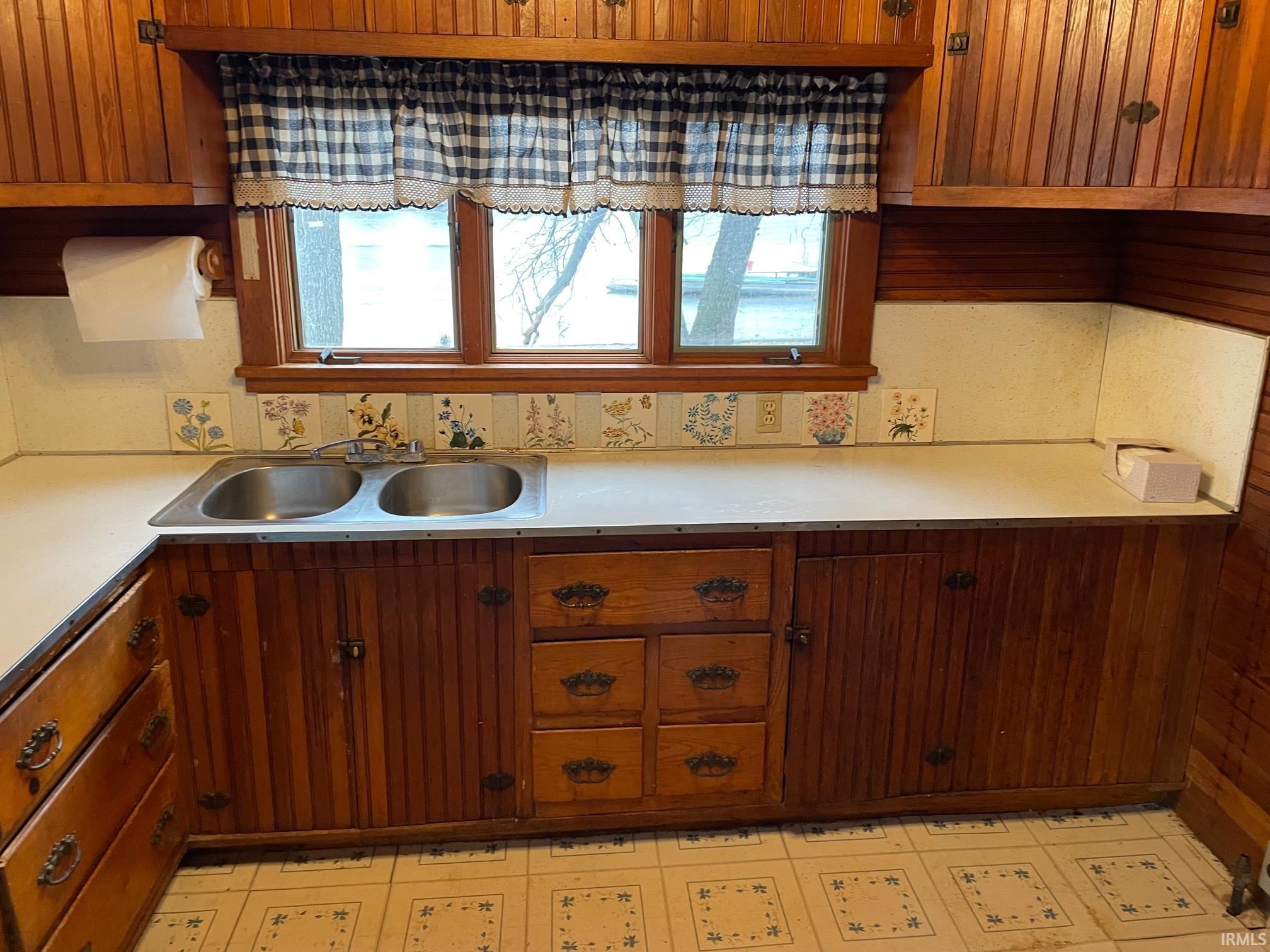 1703 Mitchell