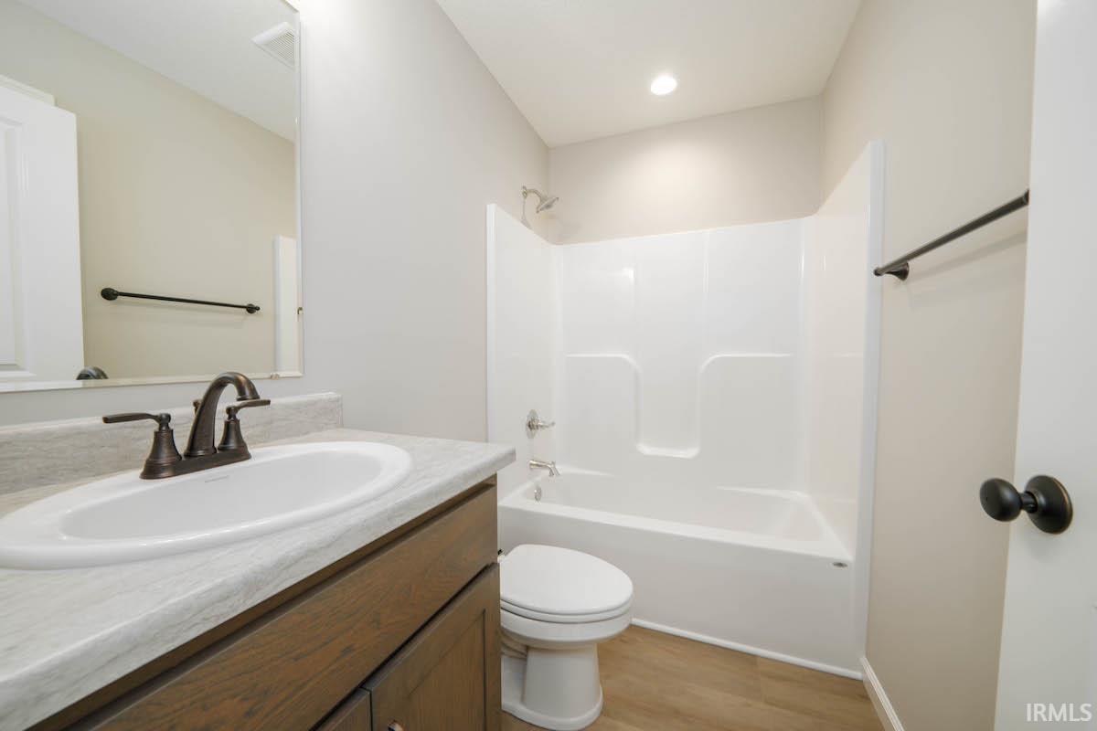 13206 Fringe Tree