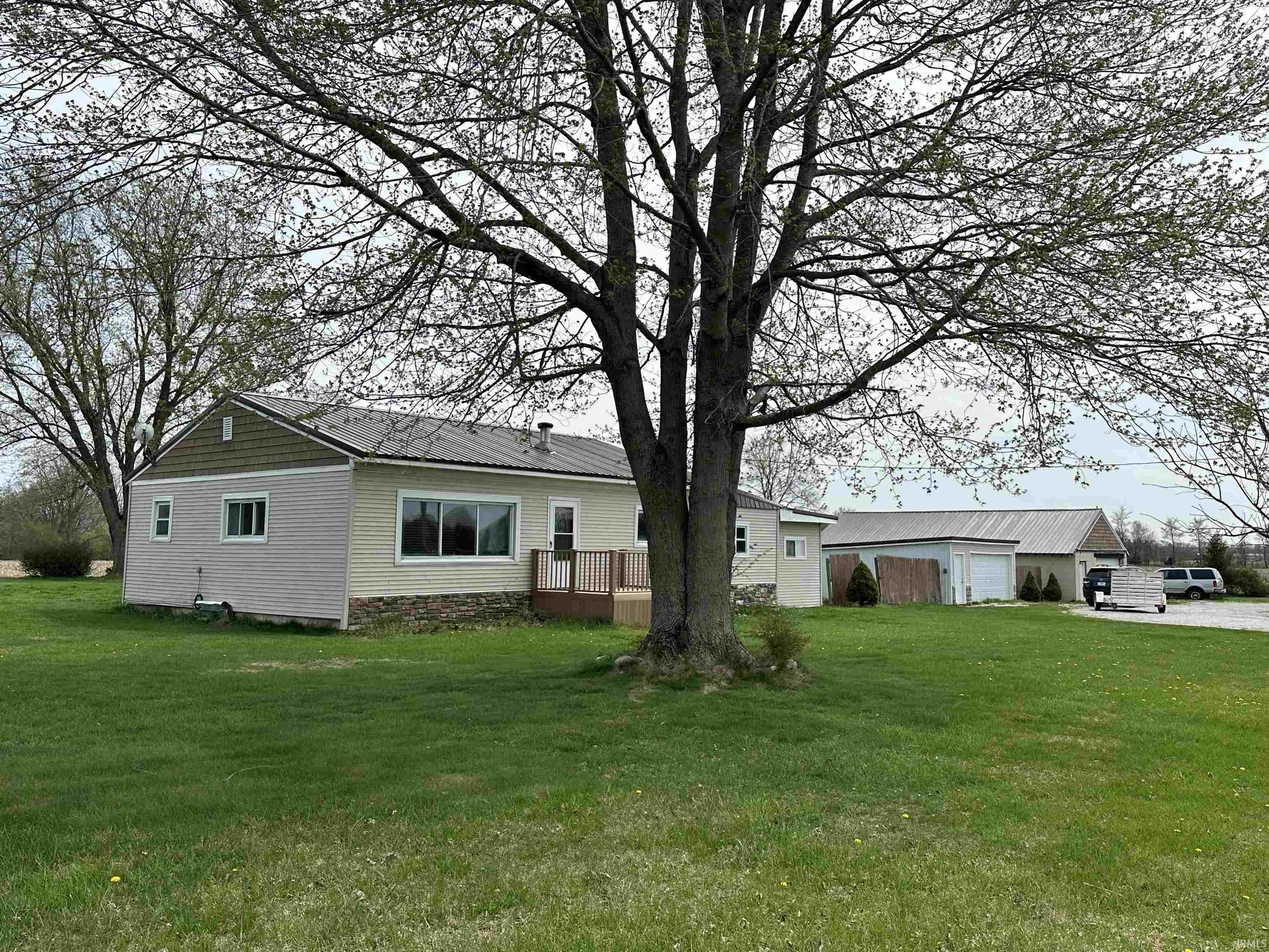 15840 Muckshaw