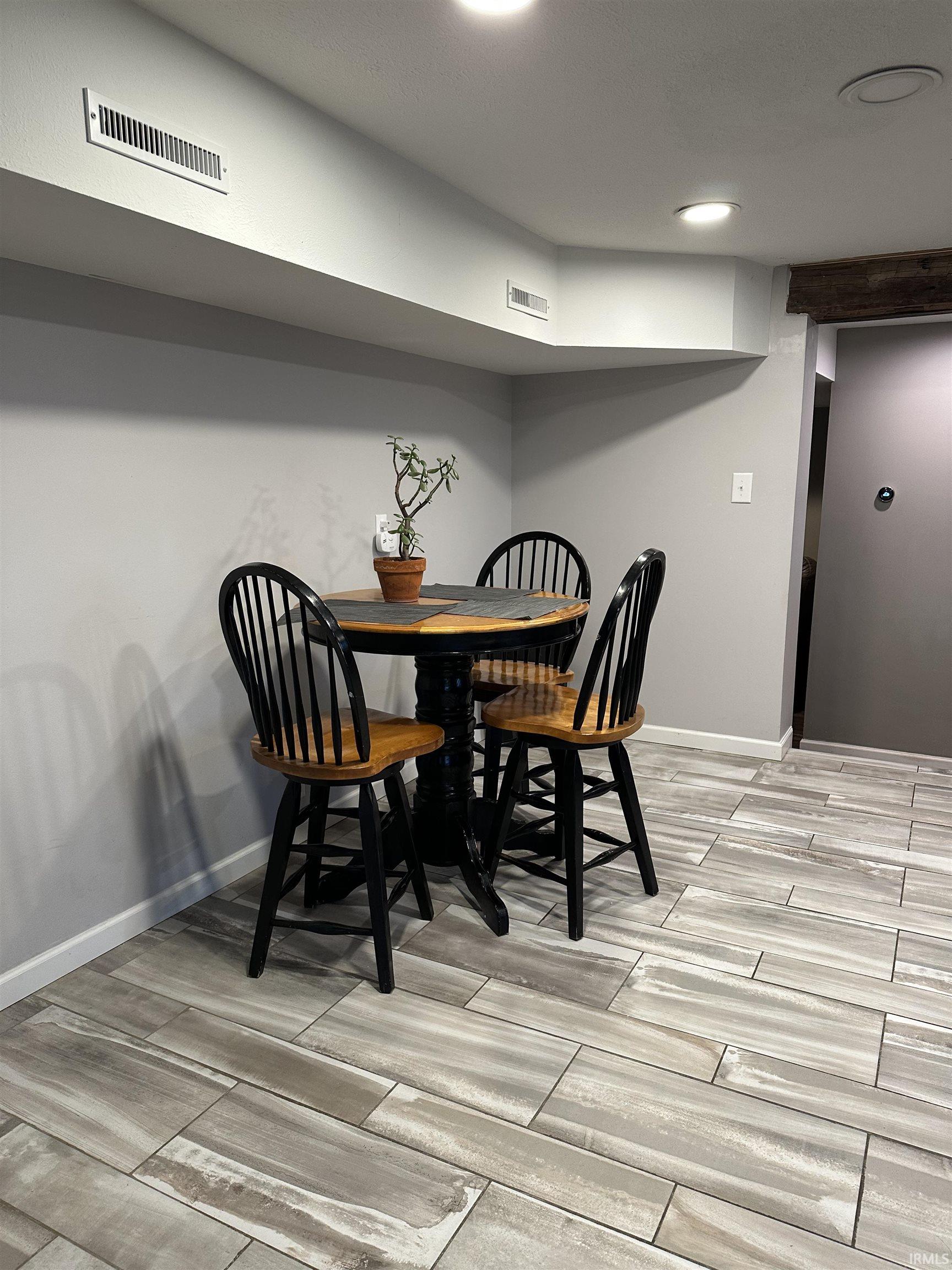 15840 Muckshaw