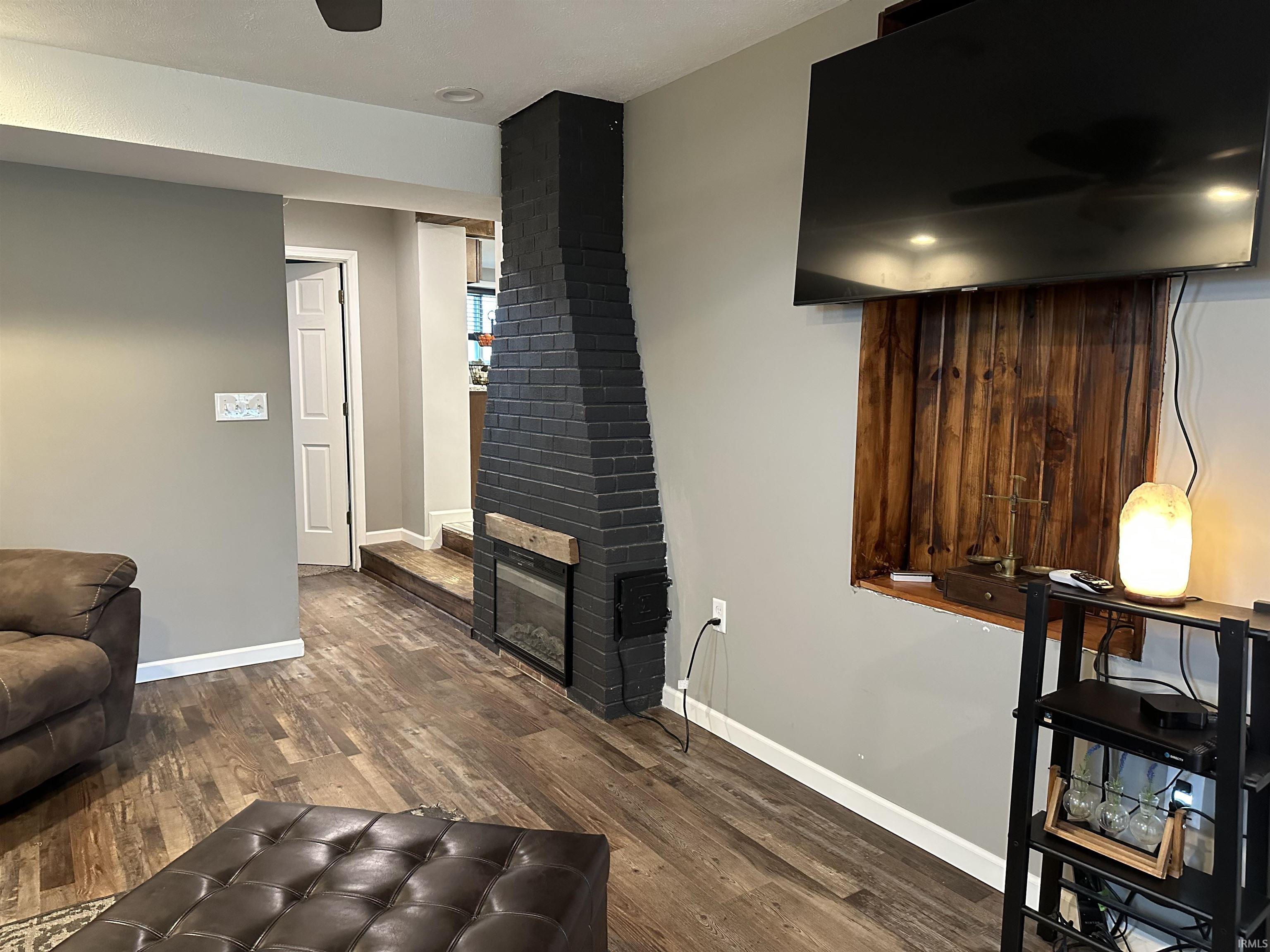 15840 Muckshaw