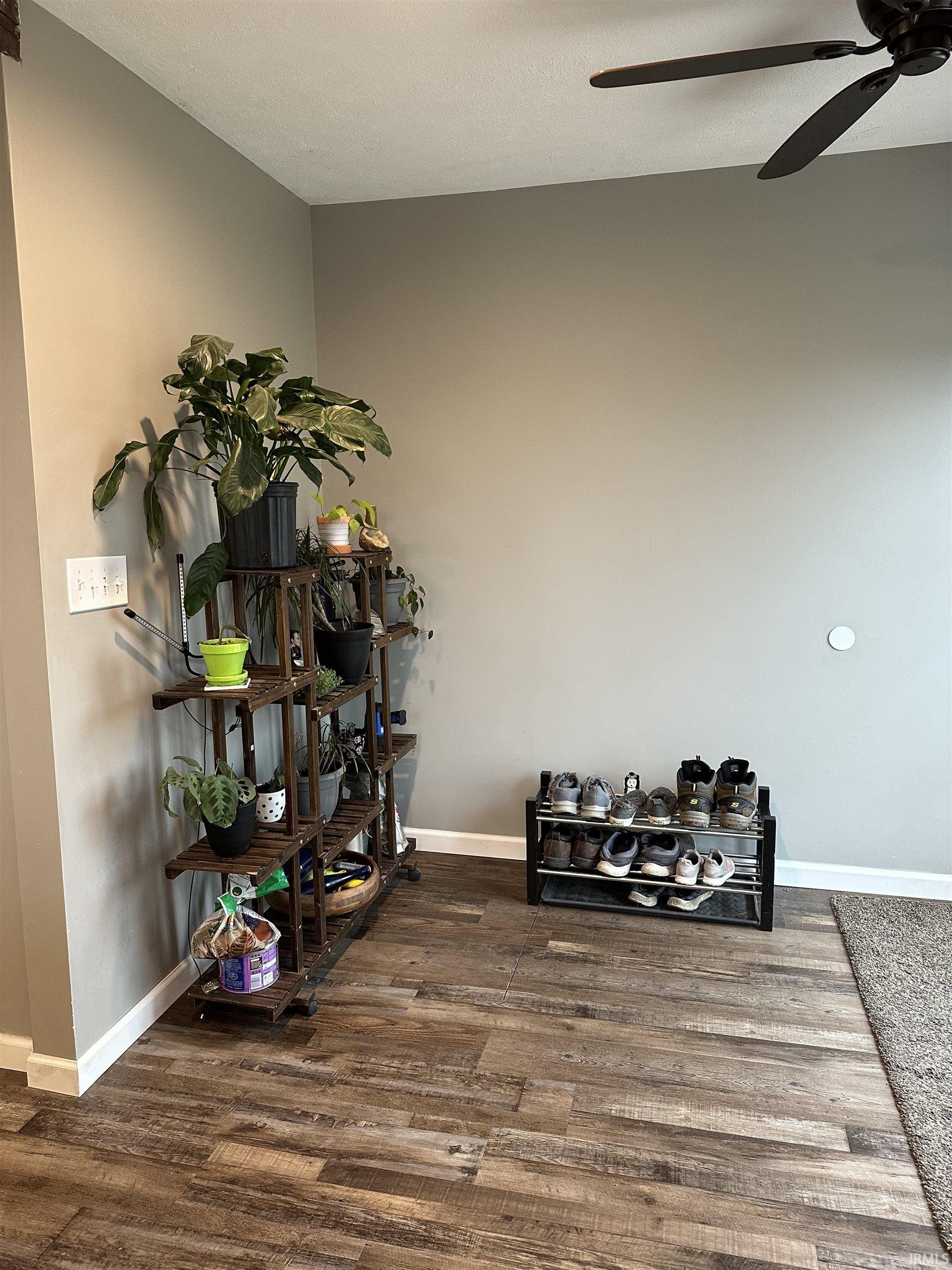 15840 Muckshaw
