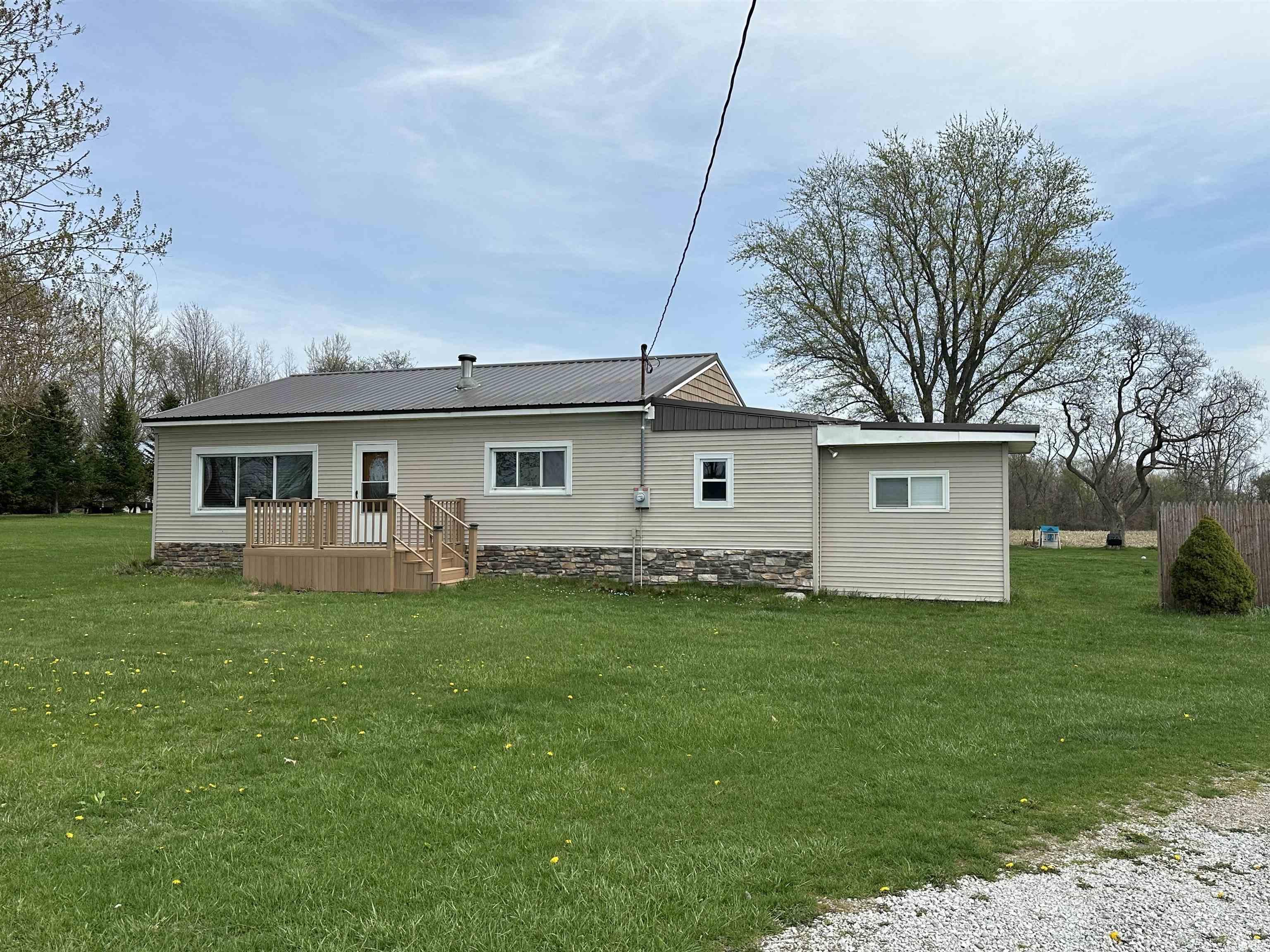 15840 Muckshaw