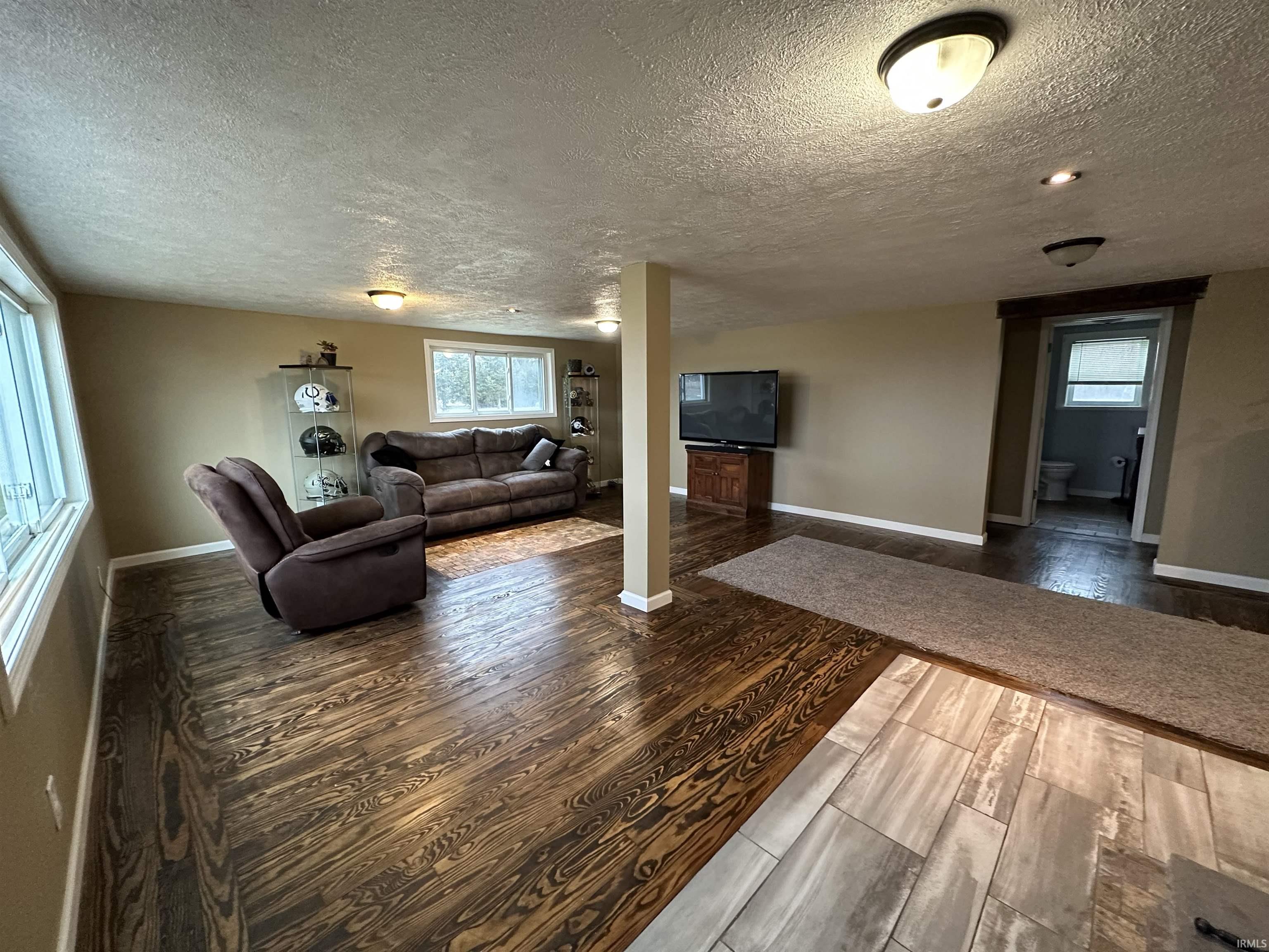 15840 Muckshaw