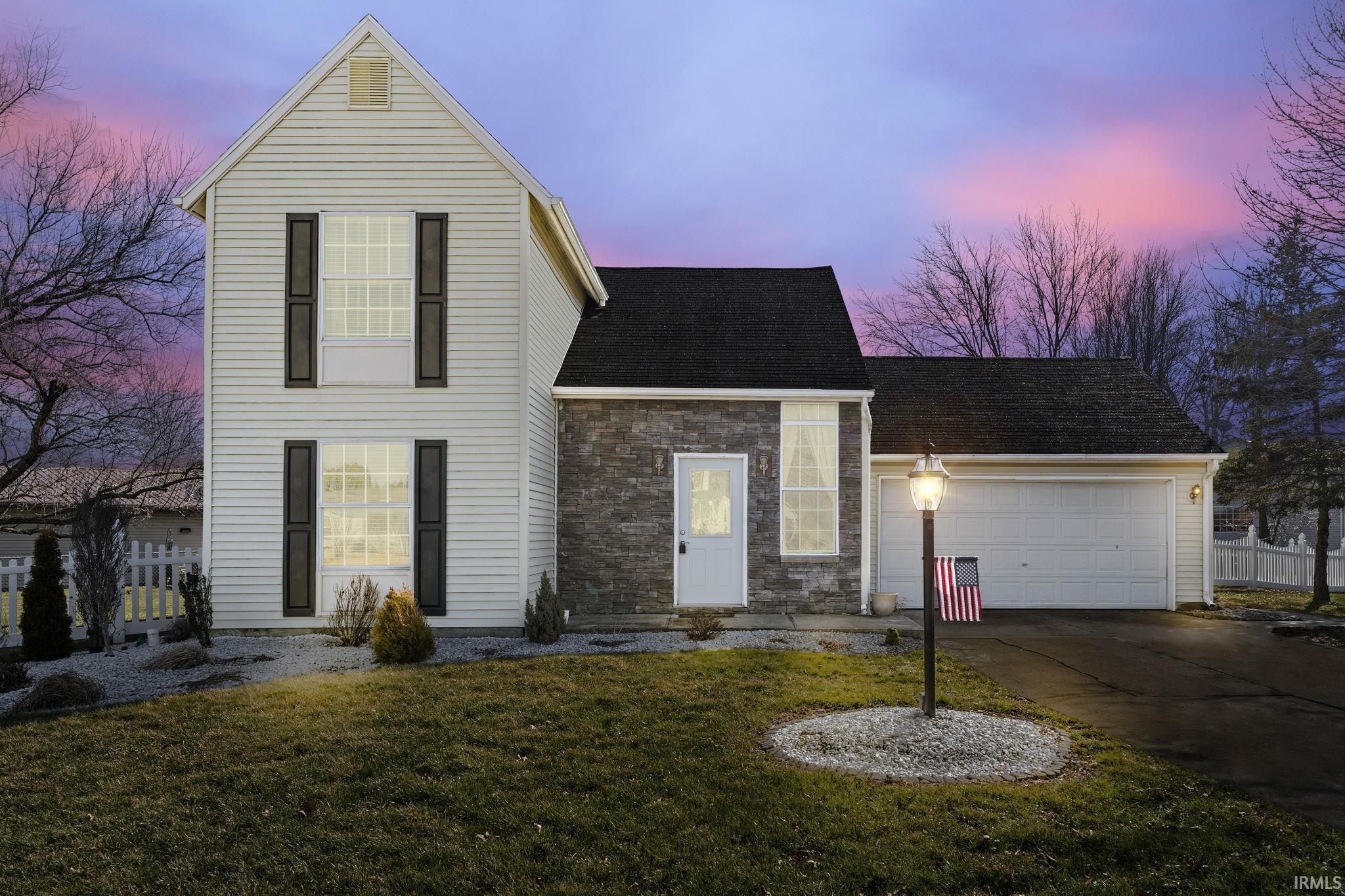 1121 Parkwood