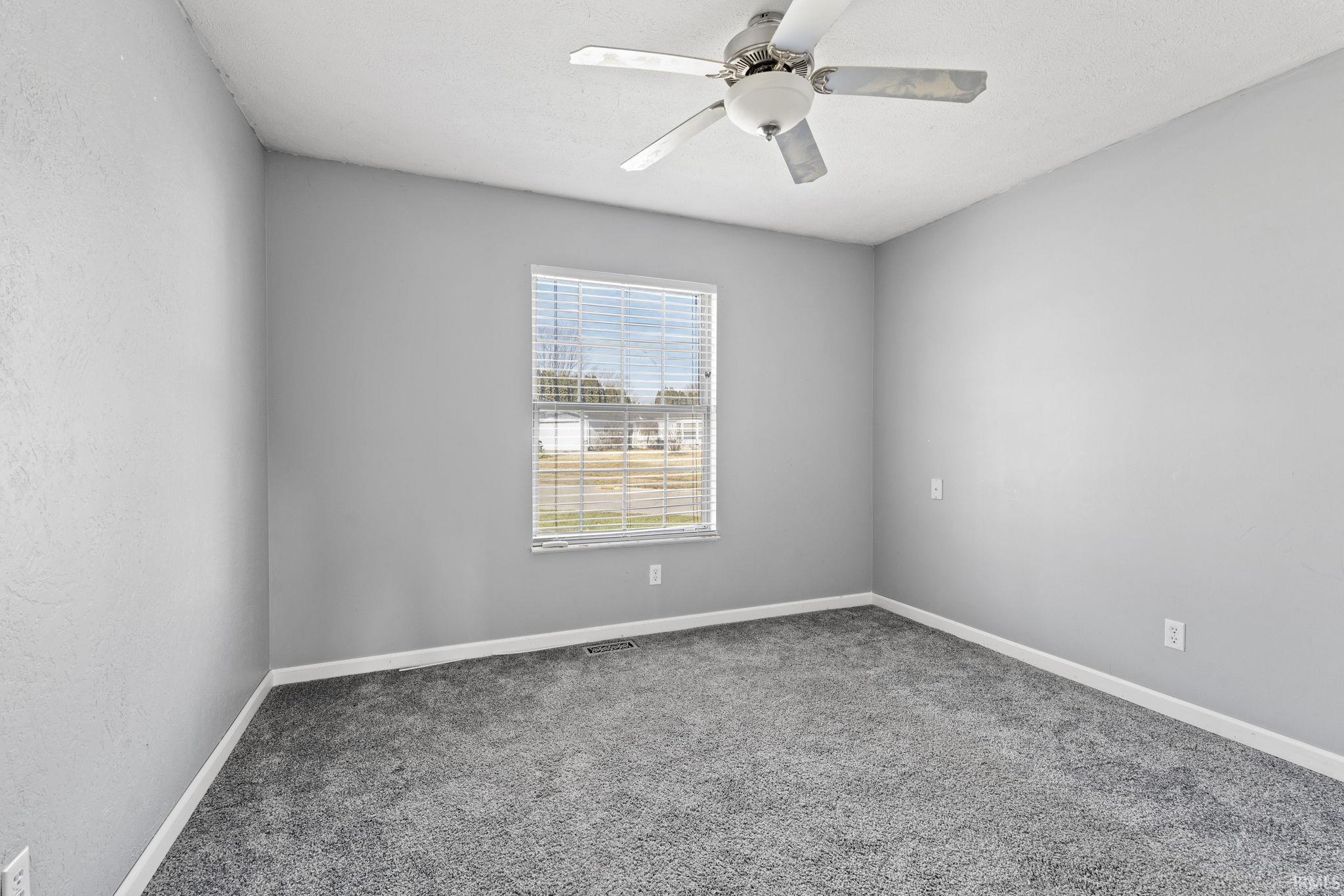1121 Parkwood