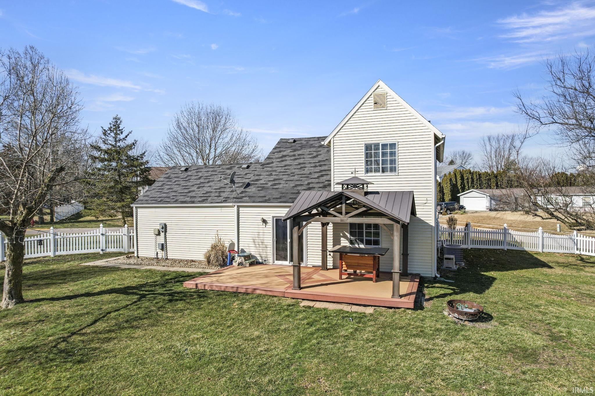 1121 Parkwood