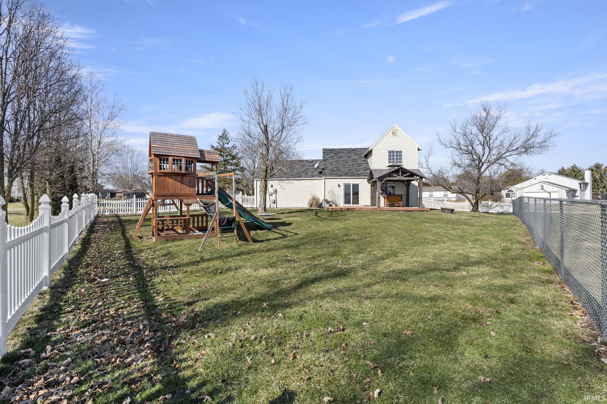 1121 Parkwood