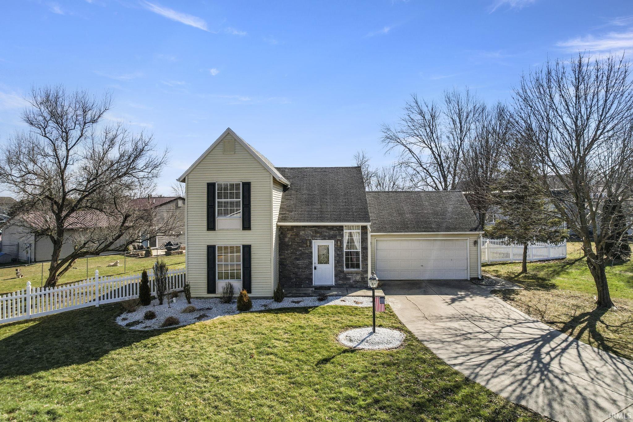 1121 Parkwood