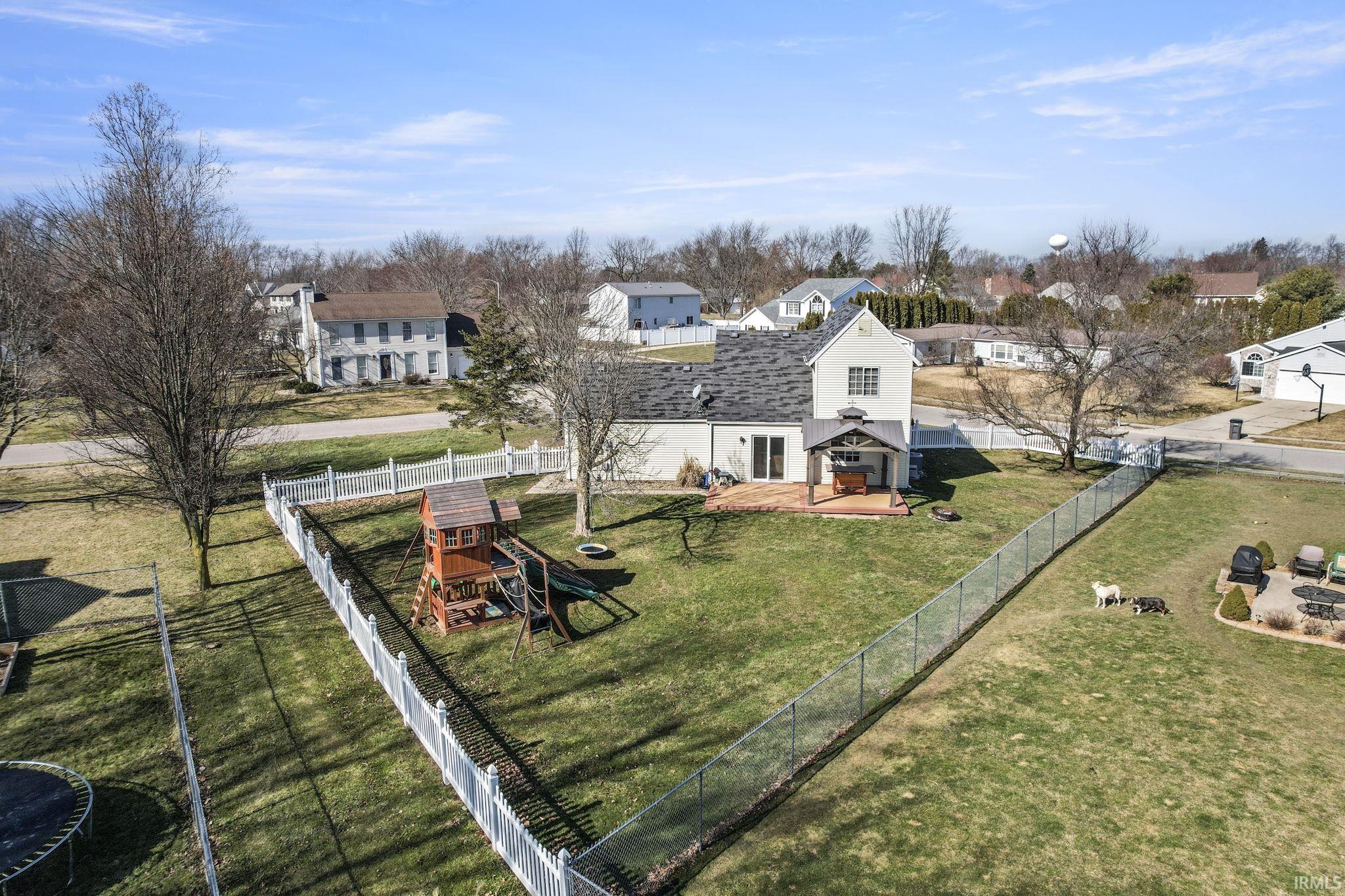 1121 Parkwood