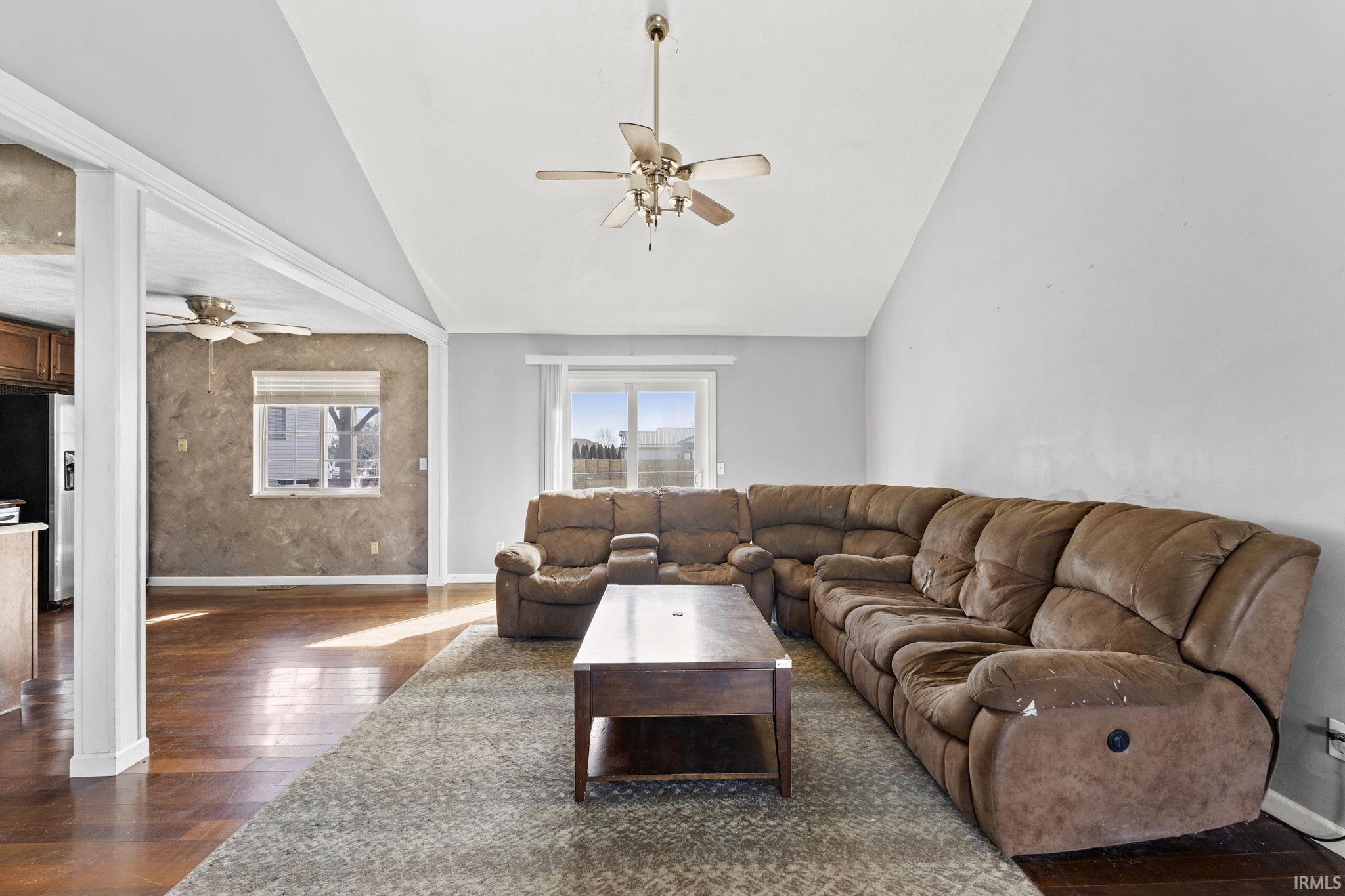 1121 Parkwood