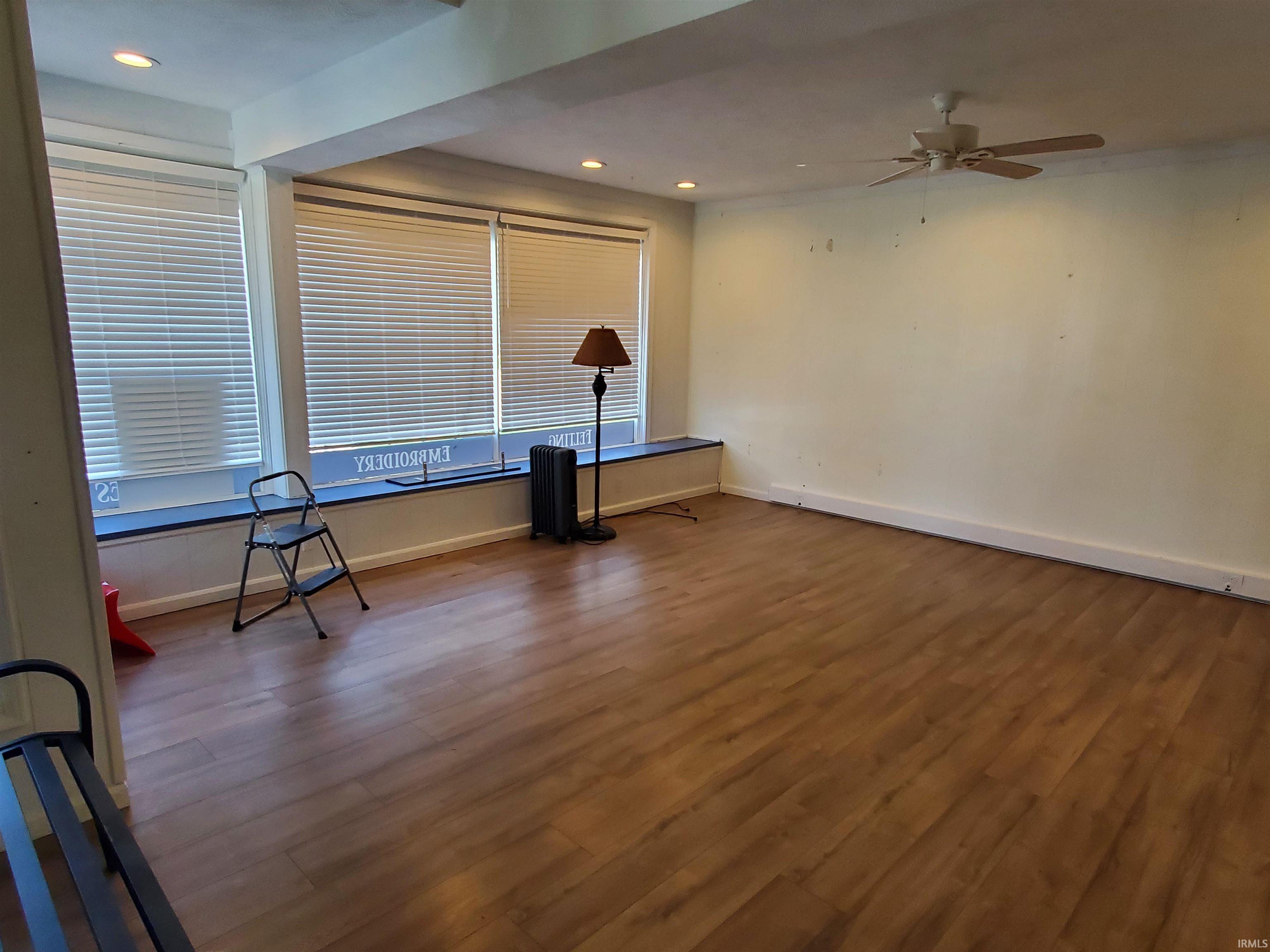 825 Center
