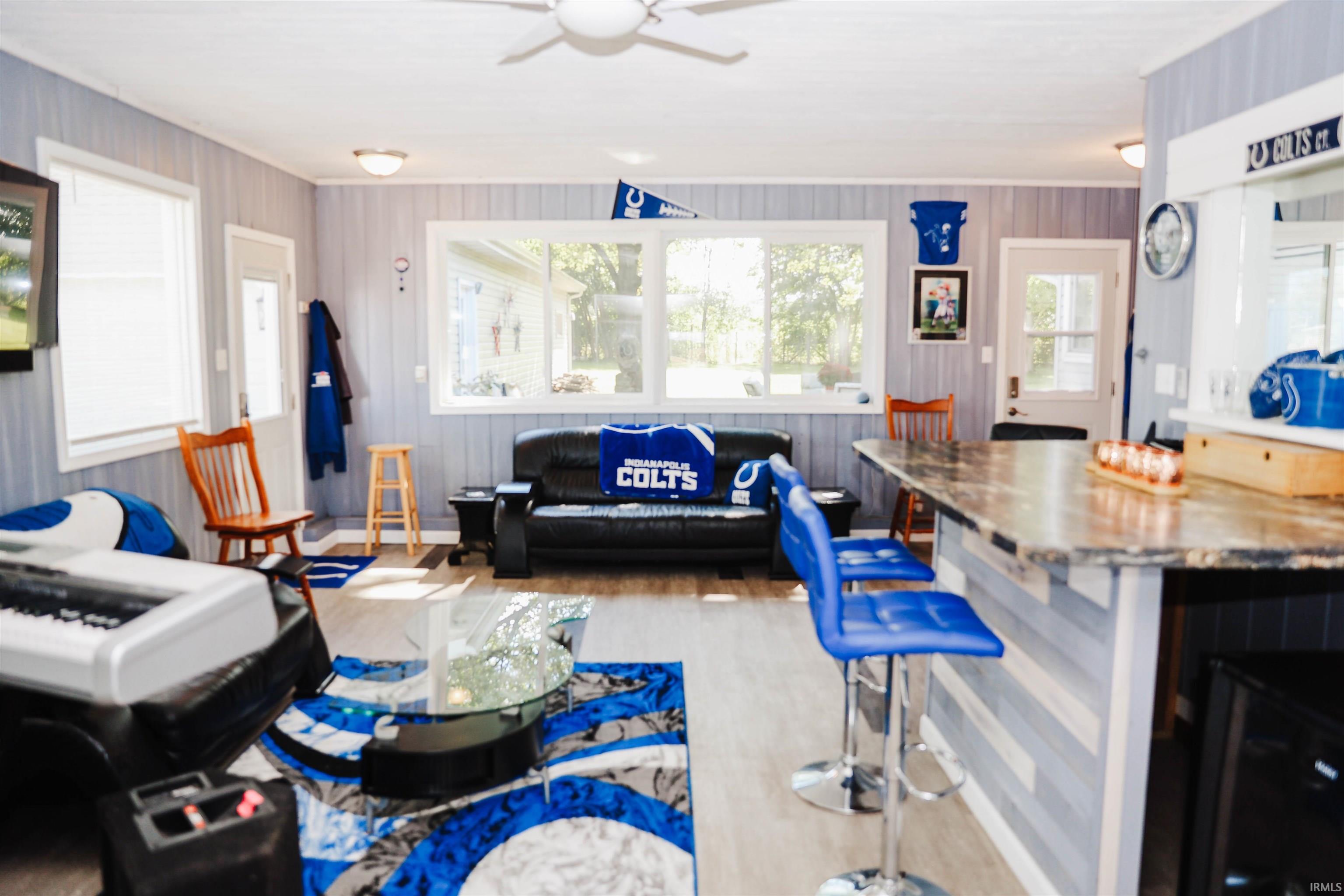 1045 Clark