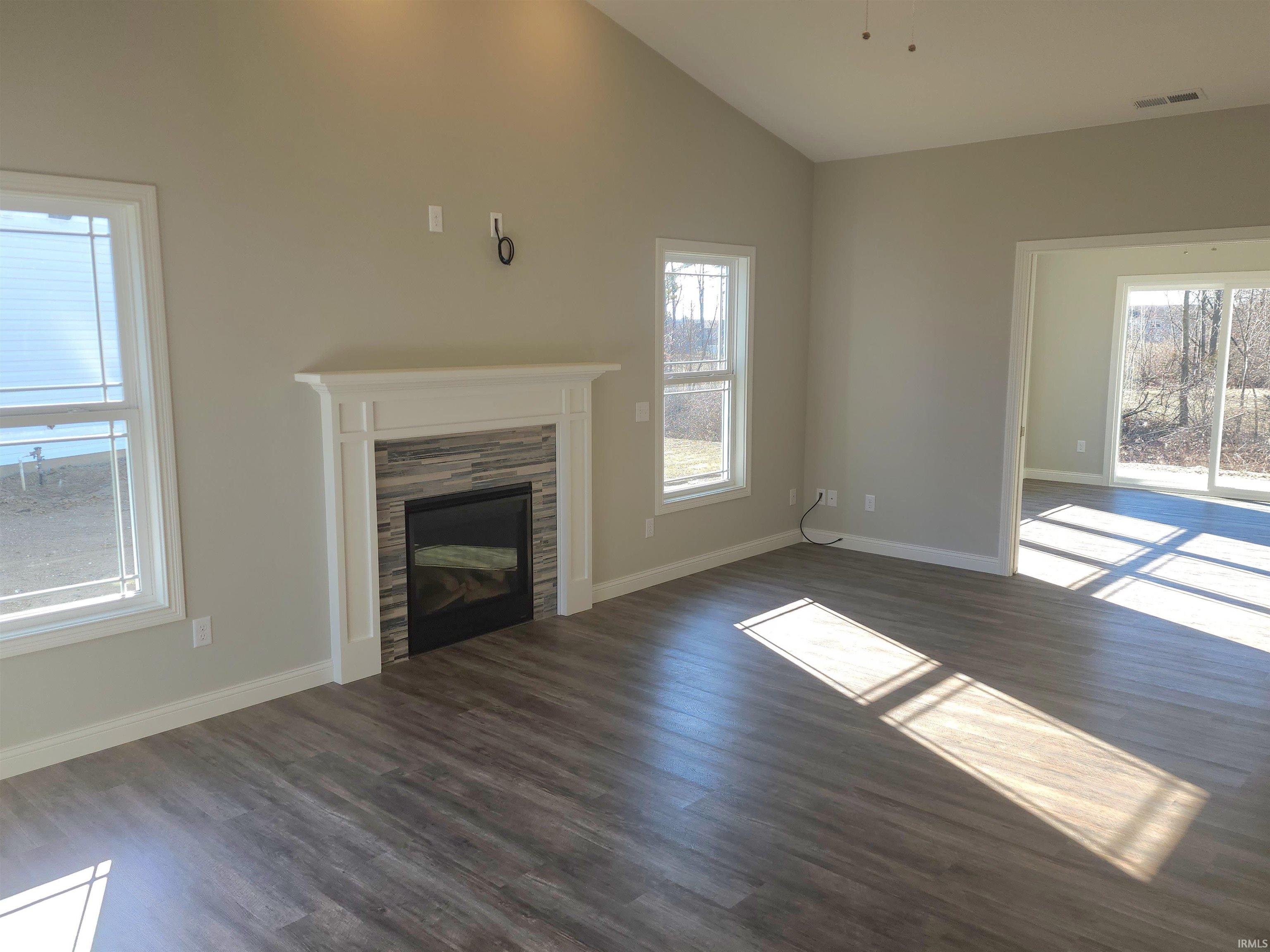 5115 Desert View