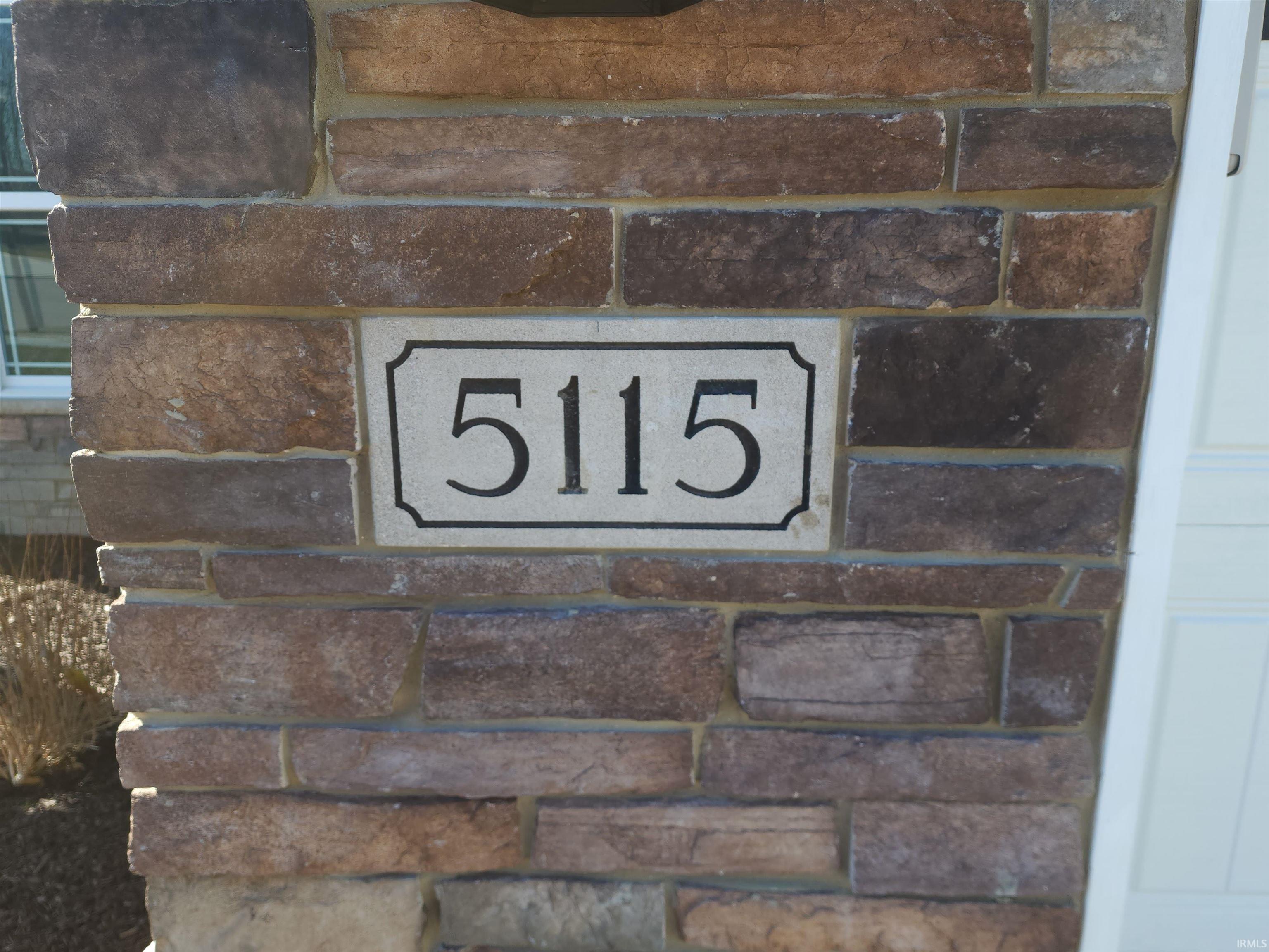 5115 Desert View