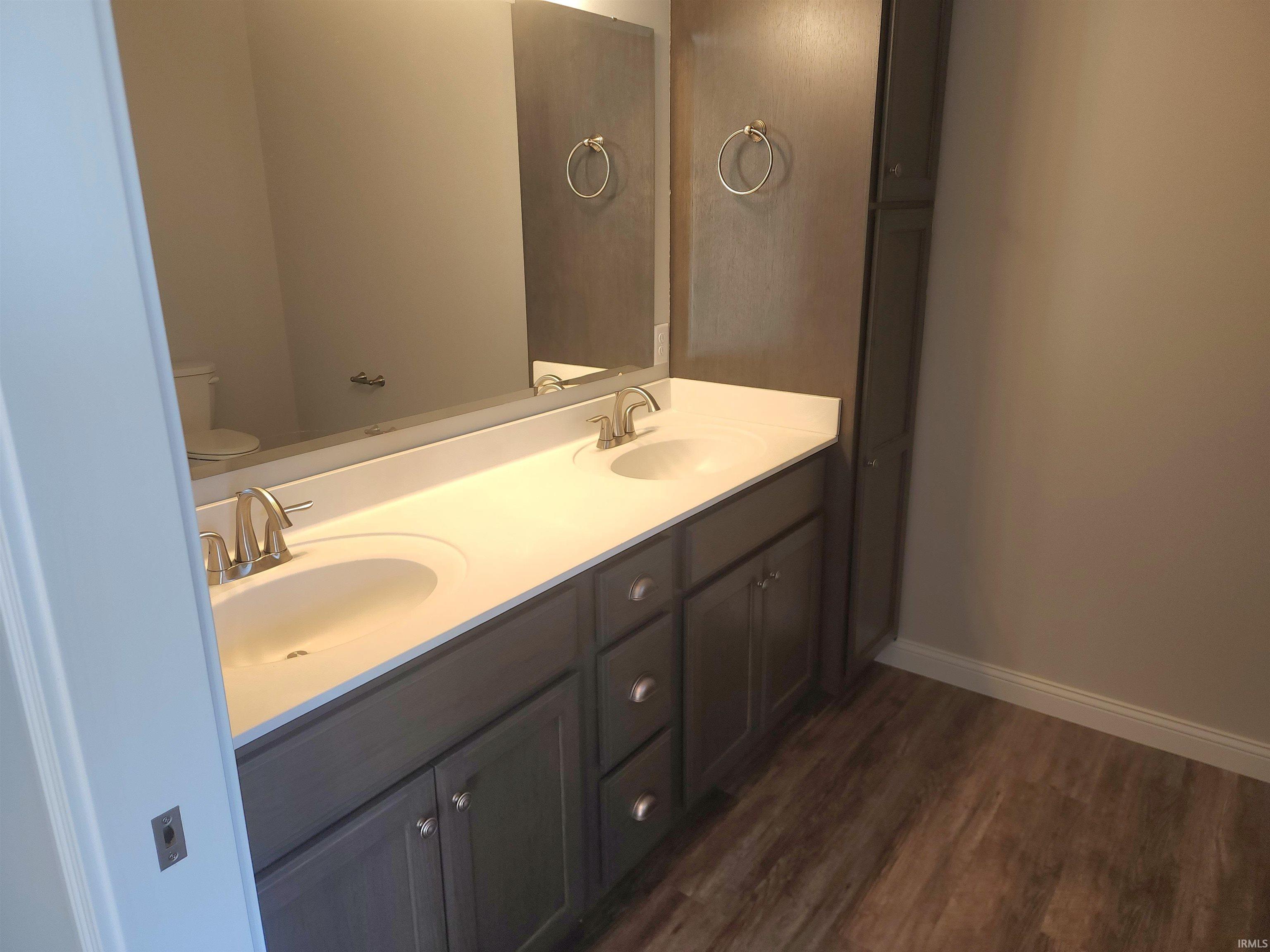 5115 Desert View