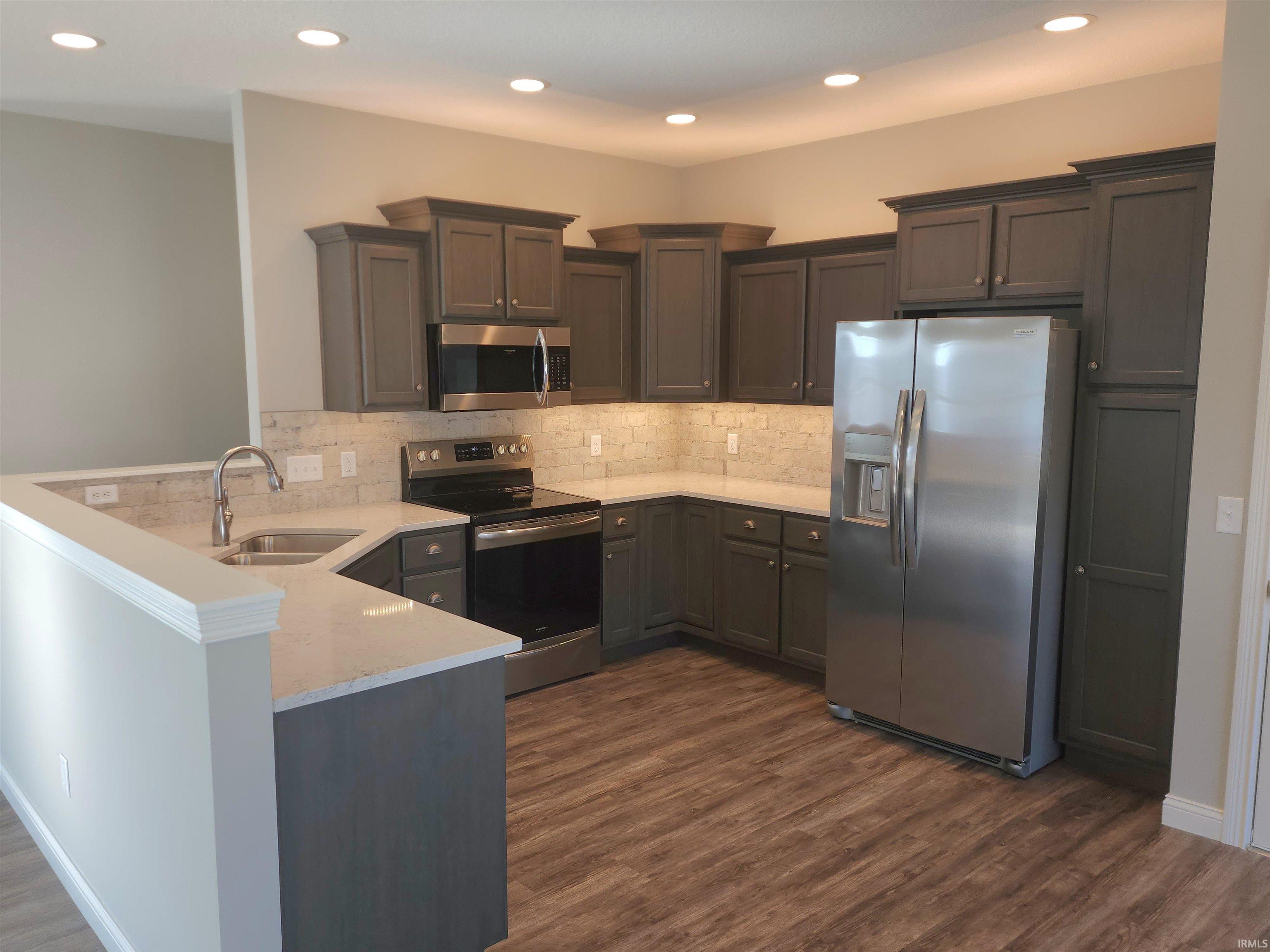 5115 Desert View
