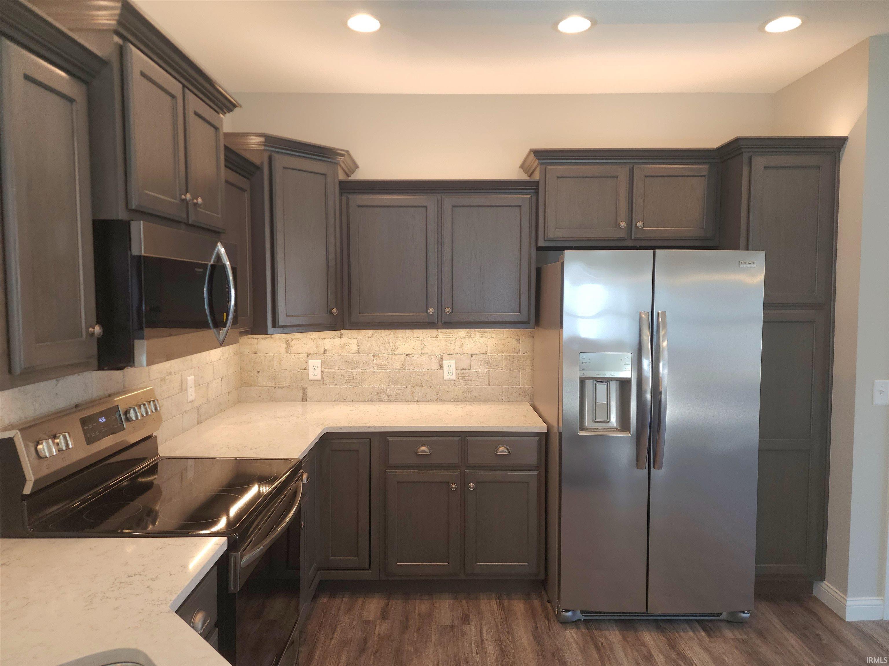 5115 Desert View