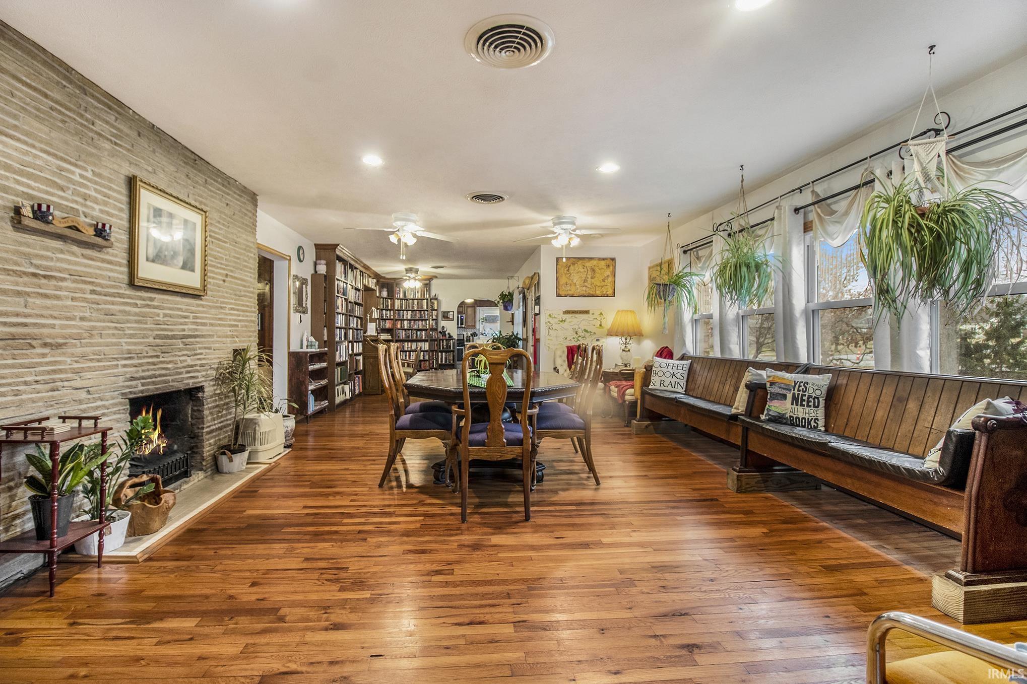 905 White Oak