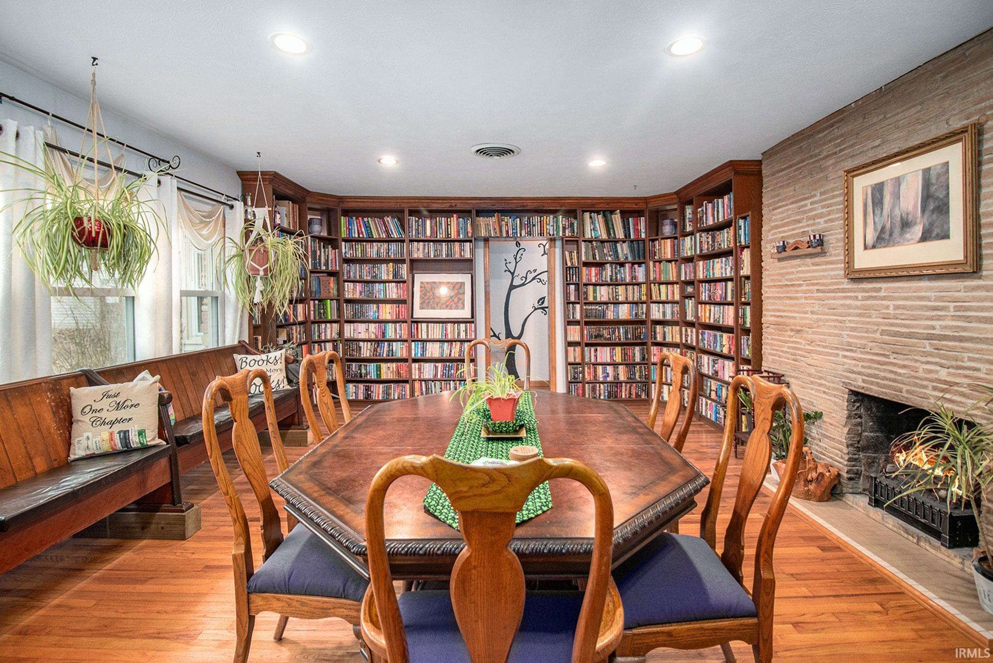 905 White Oak