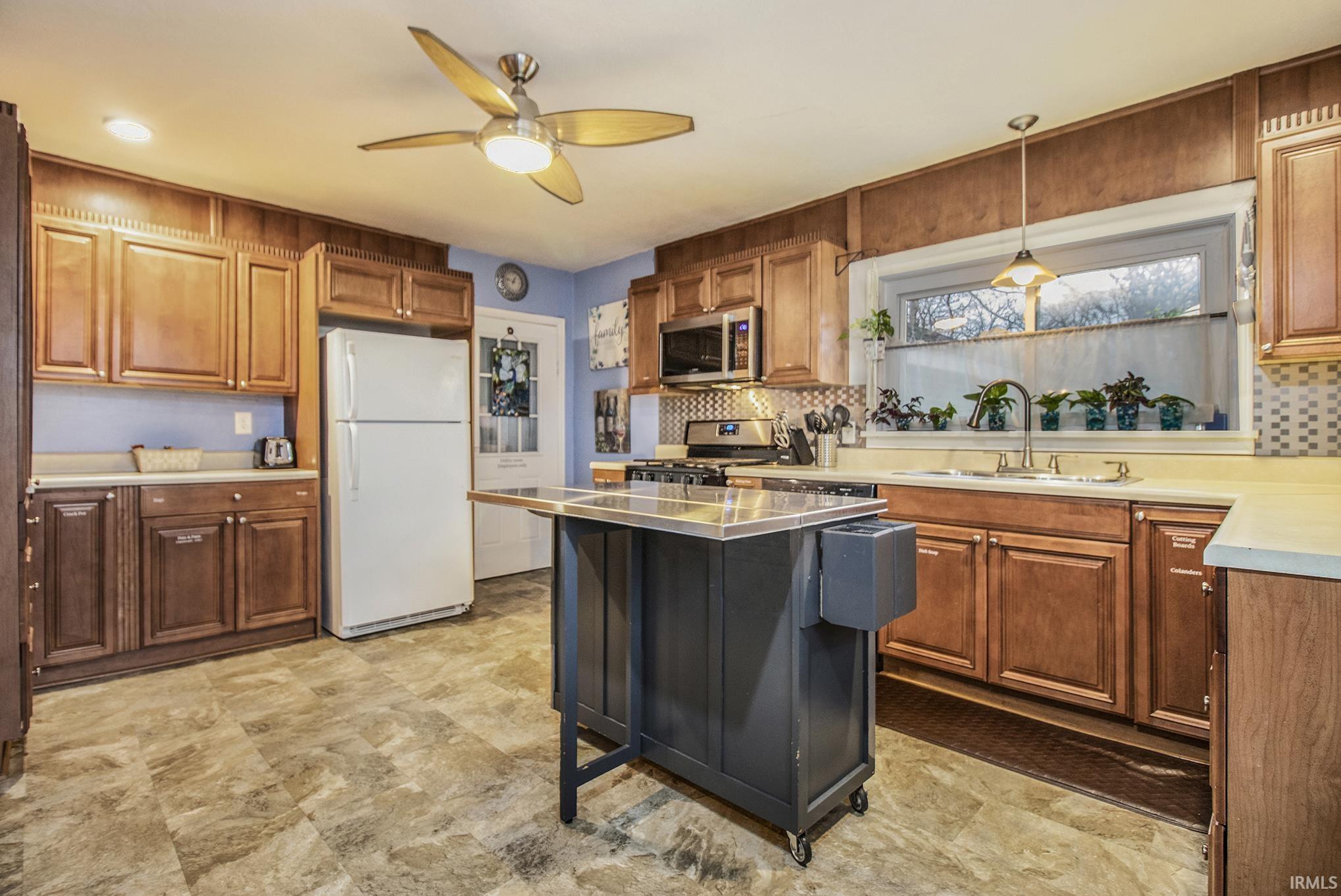 905 White Oak