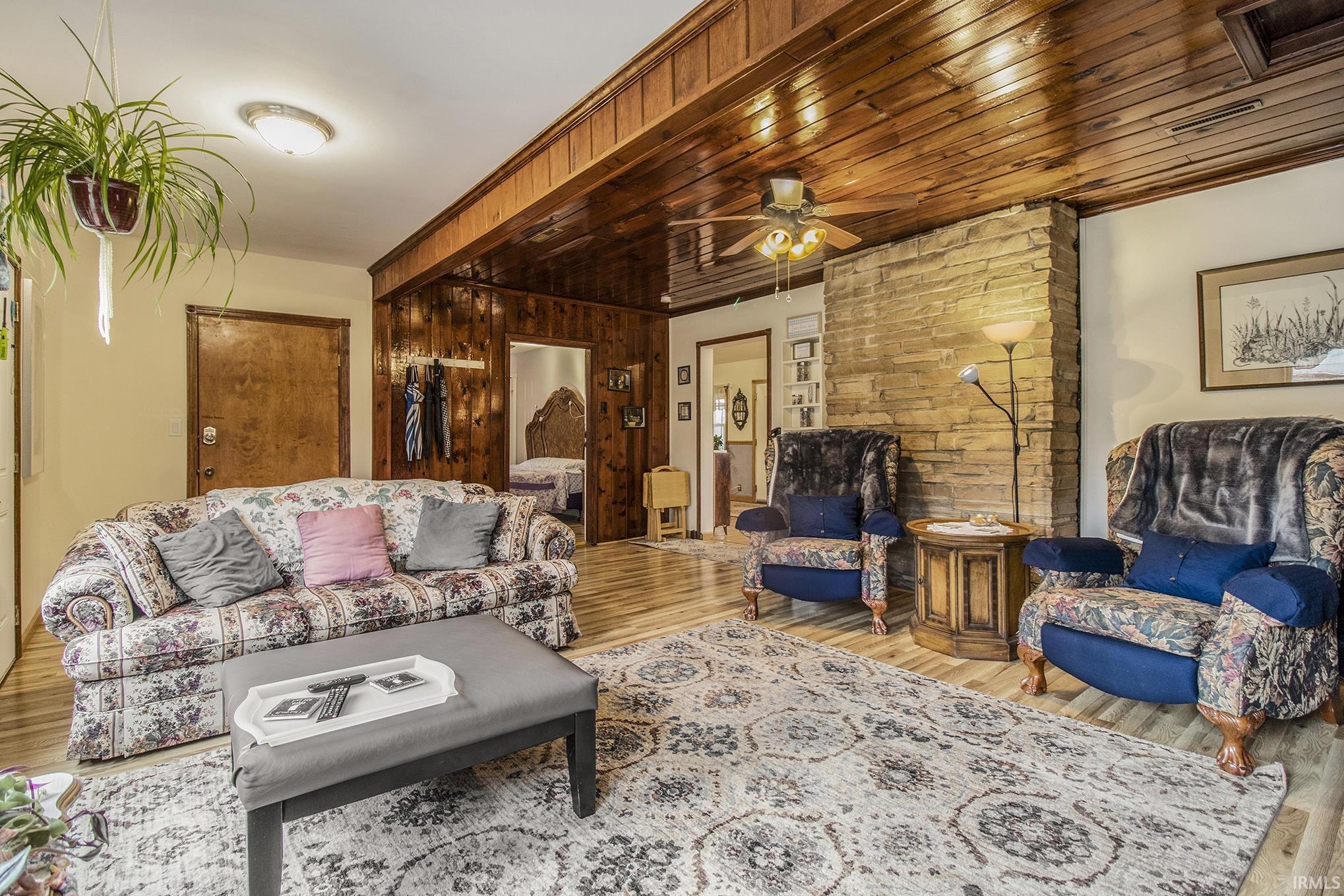 905 White Oak