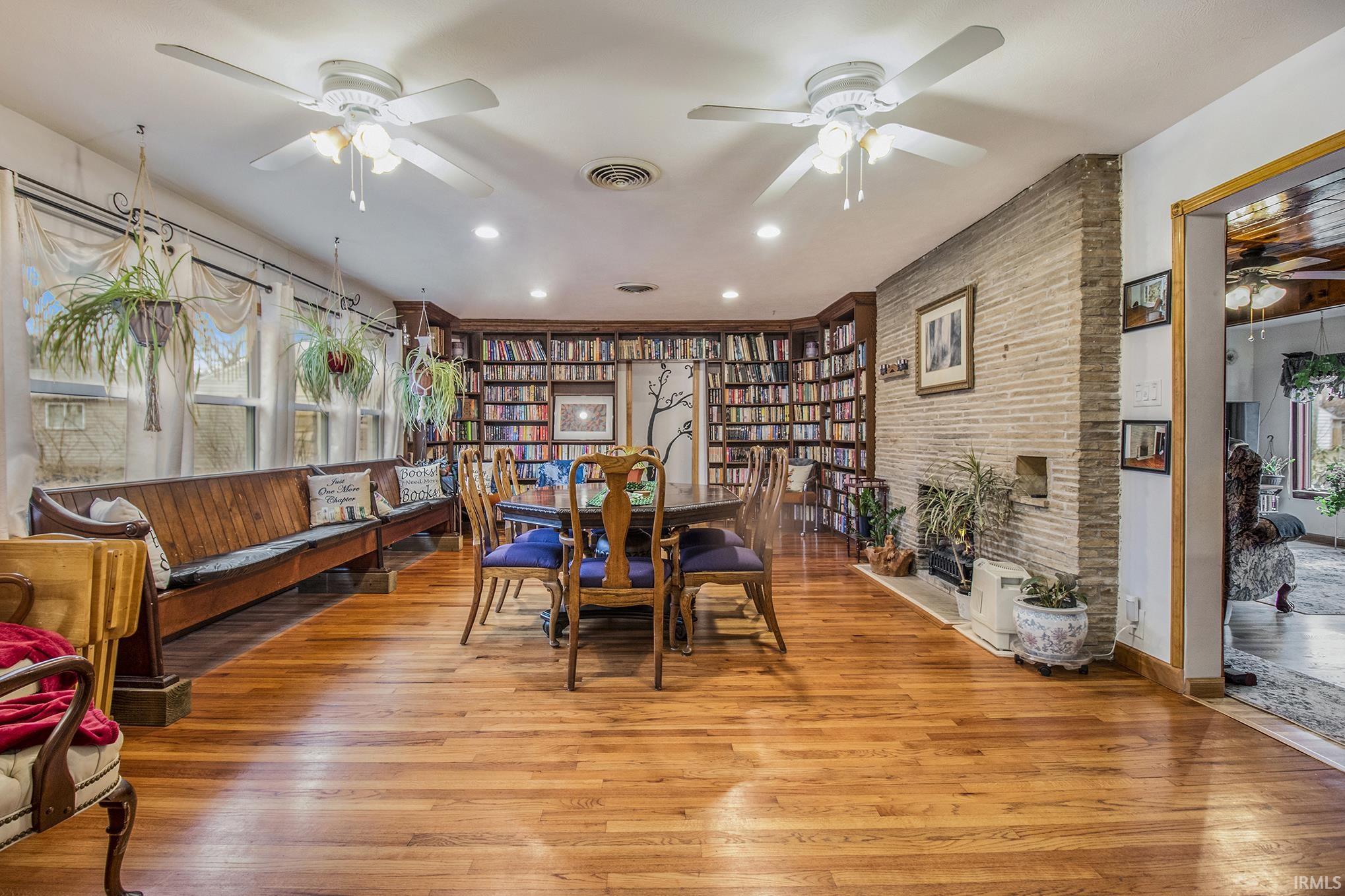 905 White Oak