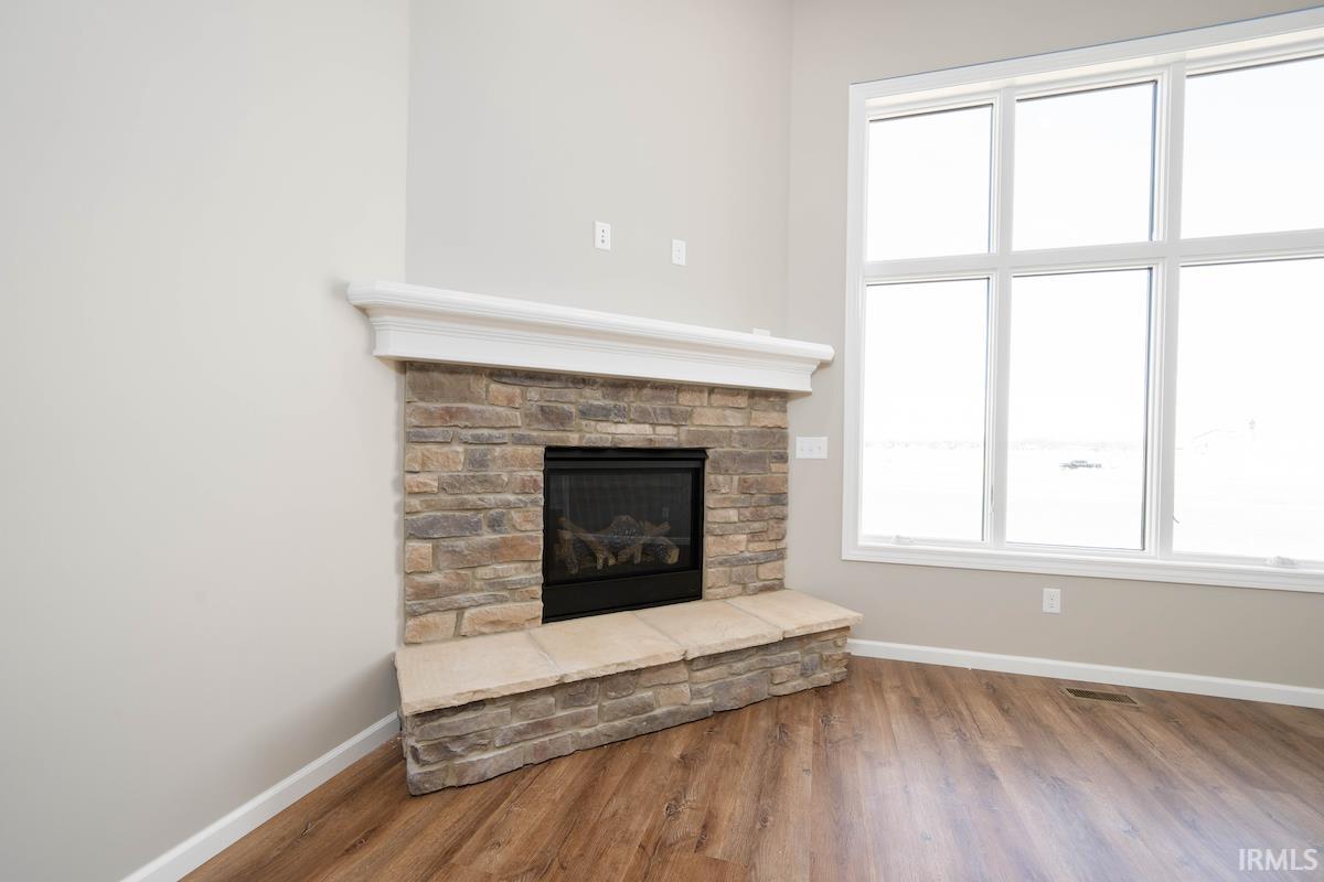 2112 Custer