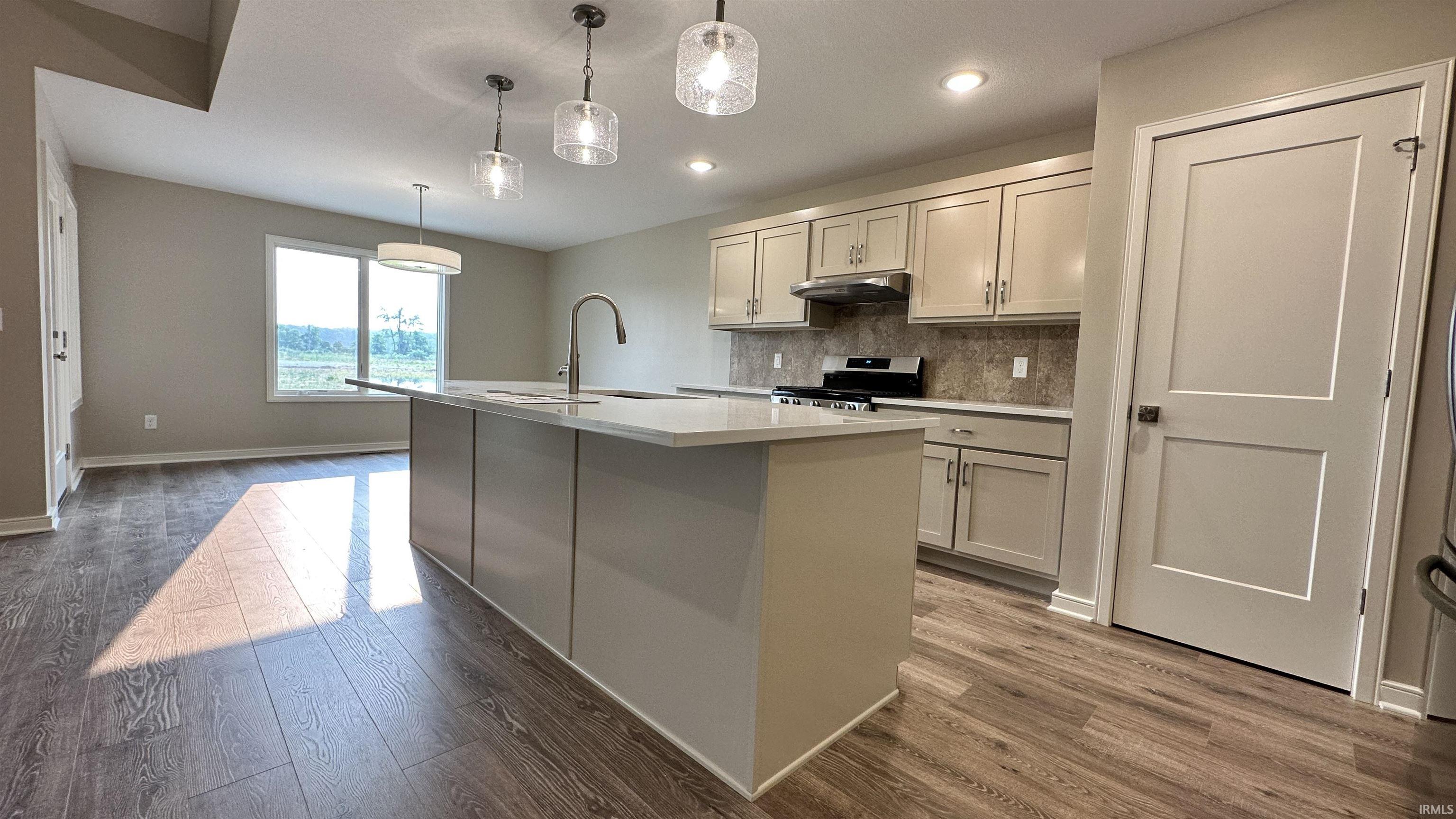 17672 Lakota, Apt 7 Ridley Par