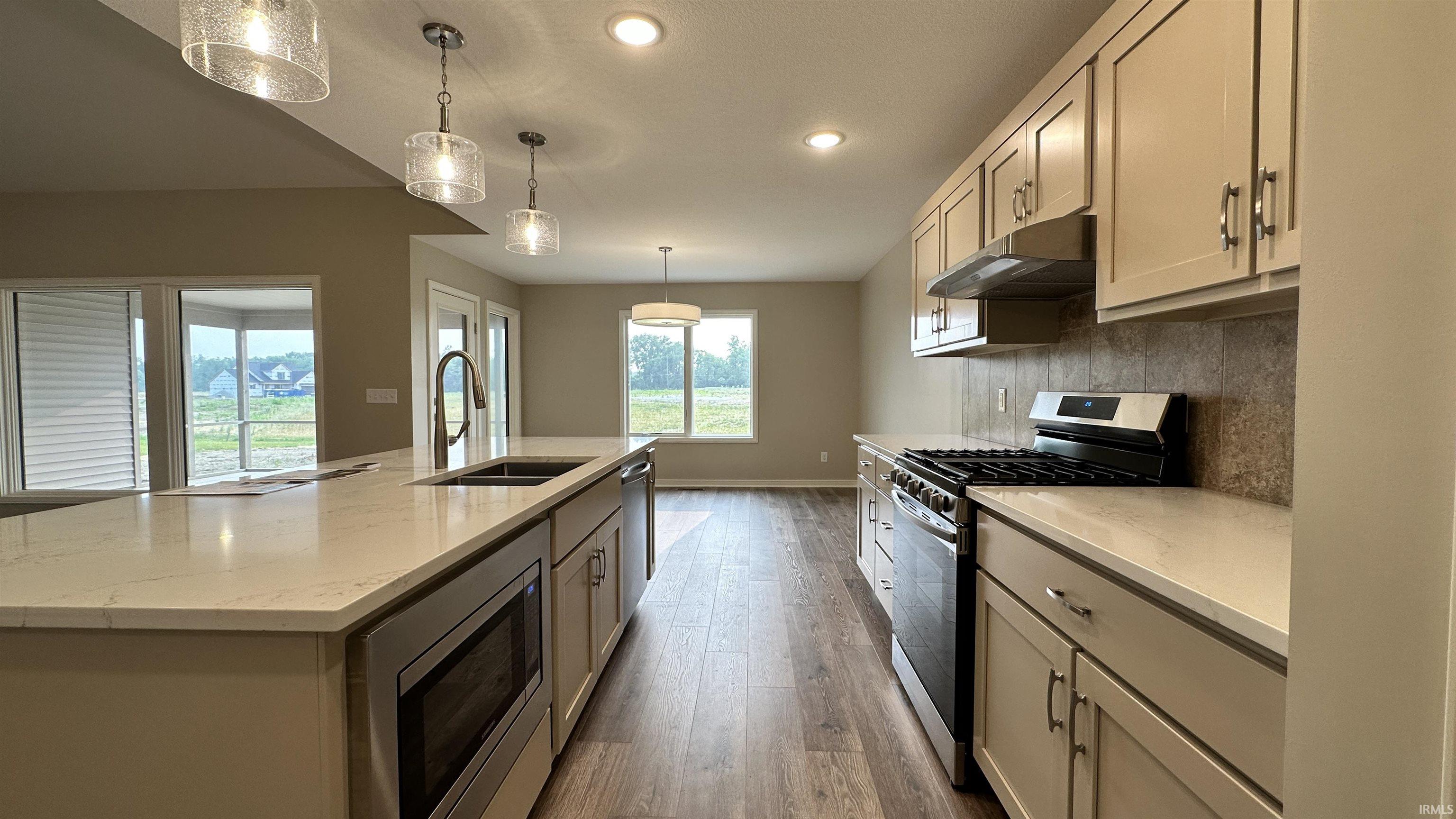 17672 Lakota, Apt 7 Ridley Par