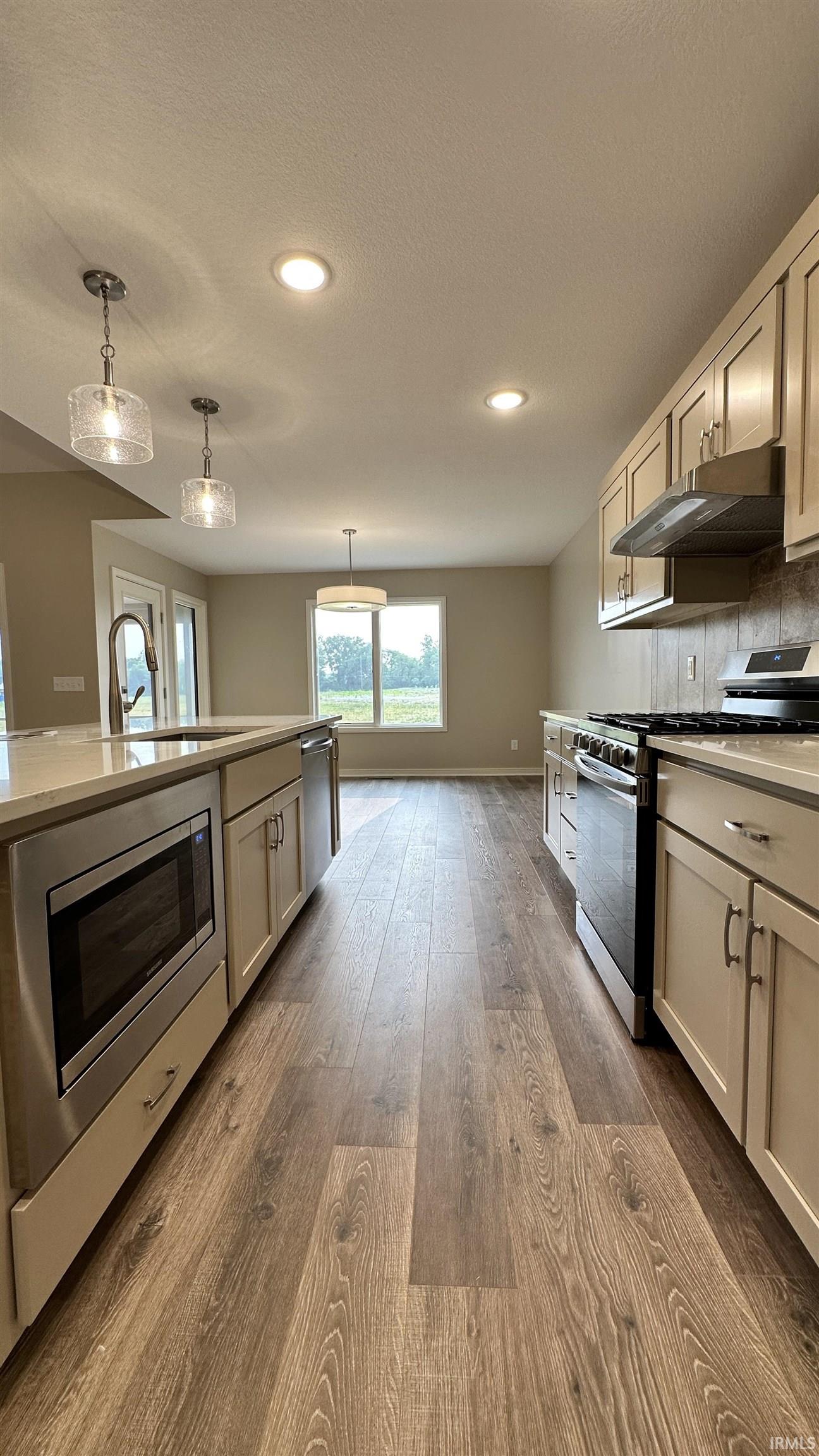 17672 Lakota, Apt 7 Ridley Par