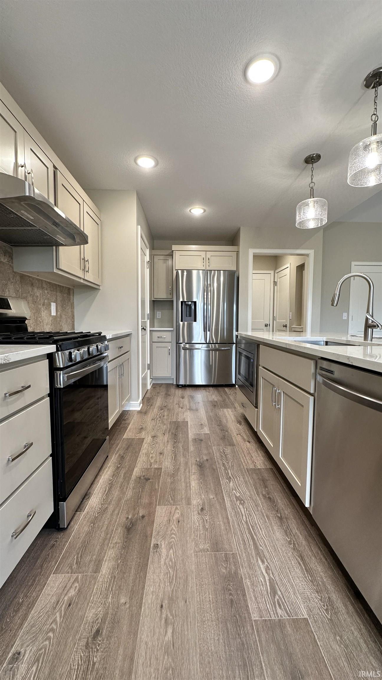17672 Lakota, Apt 7 Ridley Par