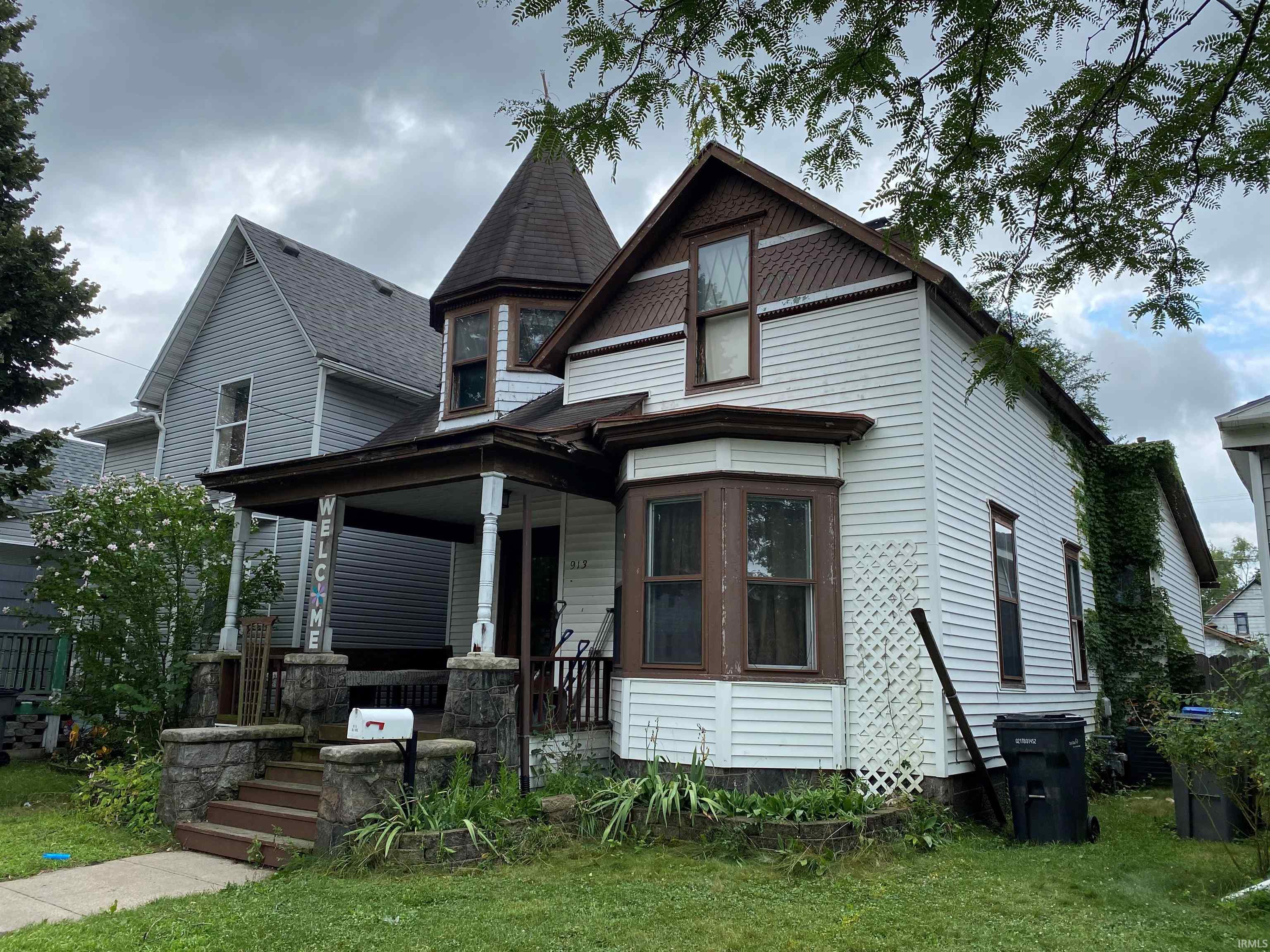 913 Marion