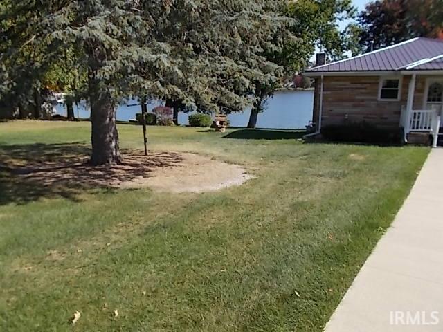 2105 445 E