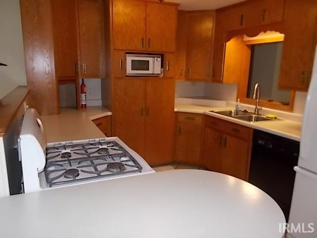2105 445 E