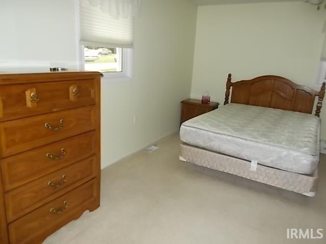 2105 445 E